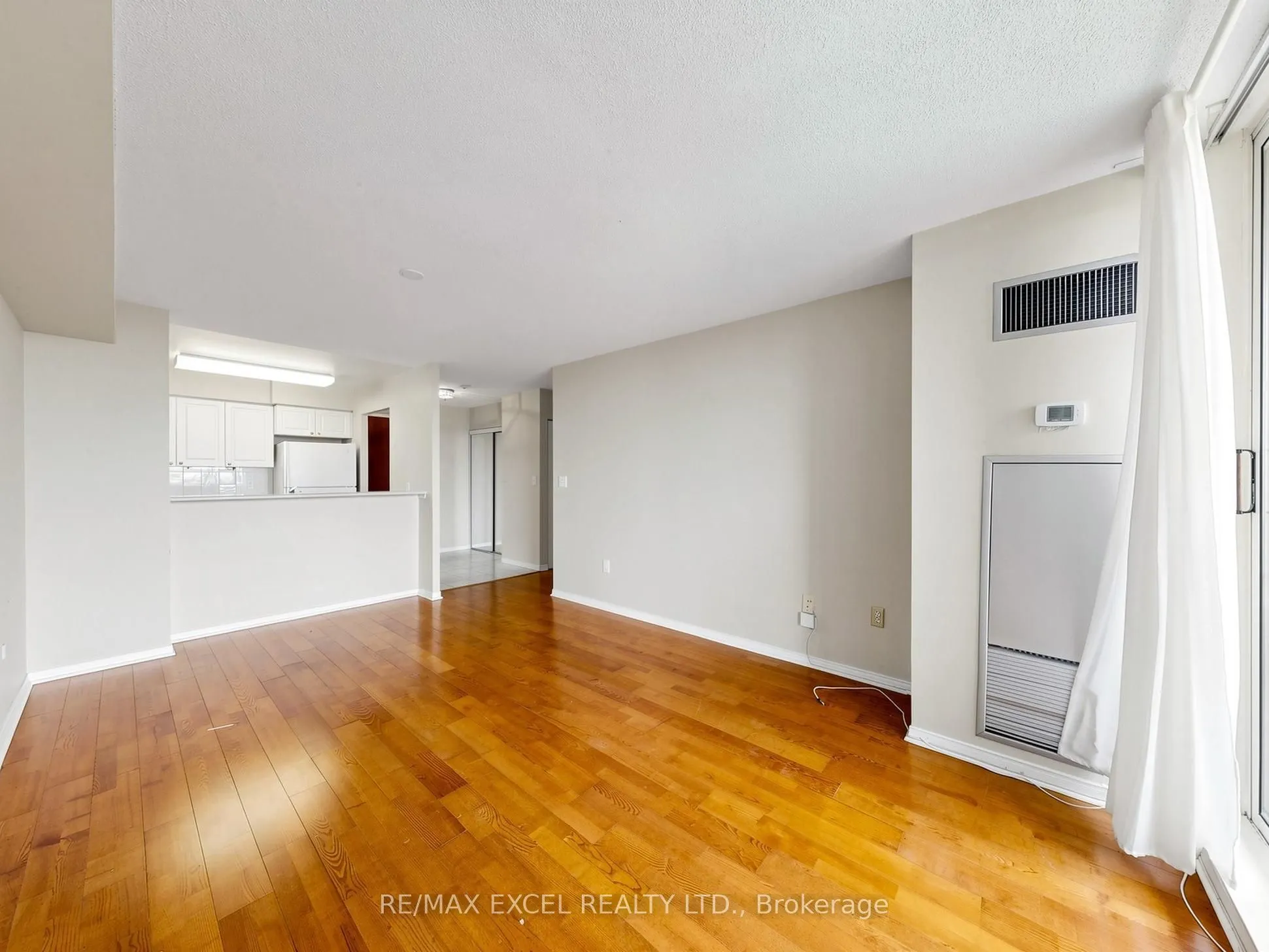 28 Pemberton Avenue #706