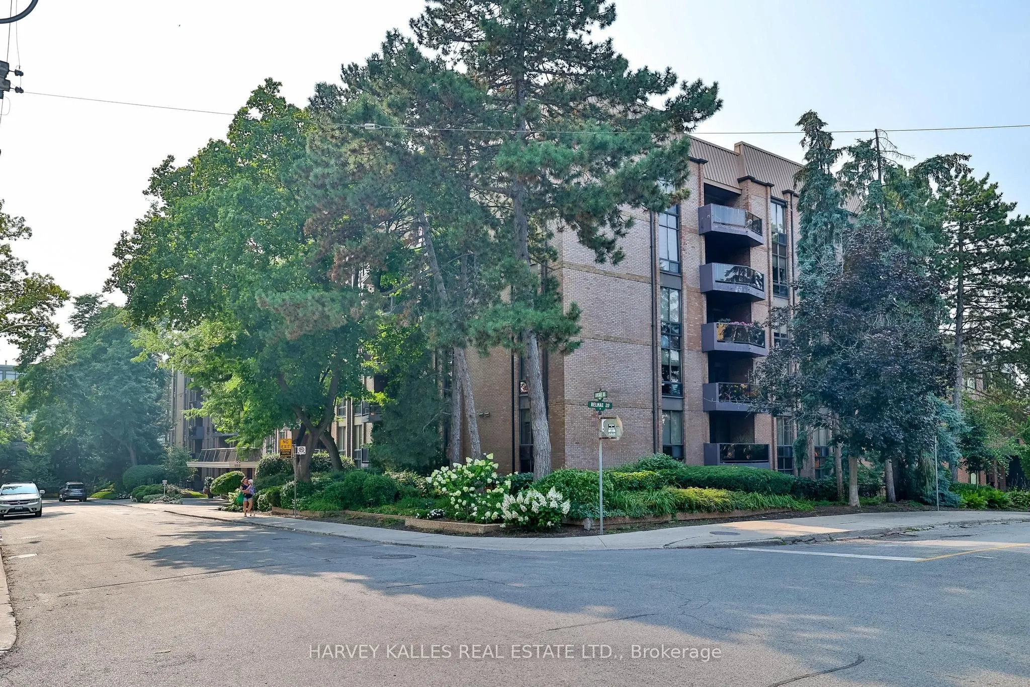 350 Lonsdale Road #407