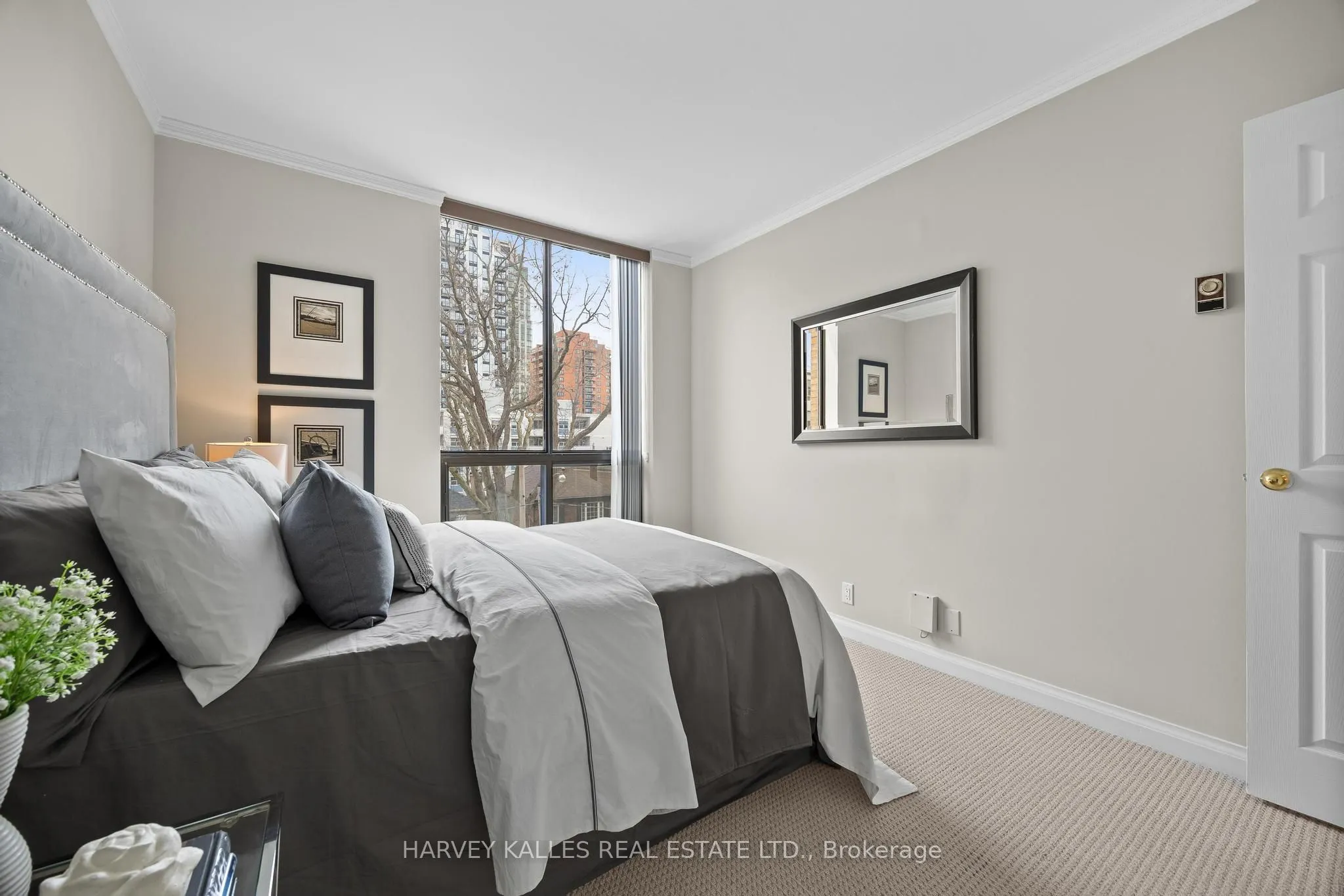 350 Lonsdale Road #407