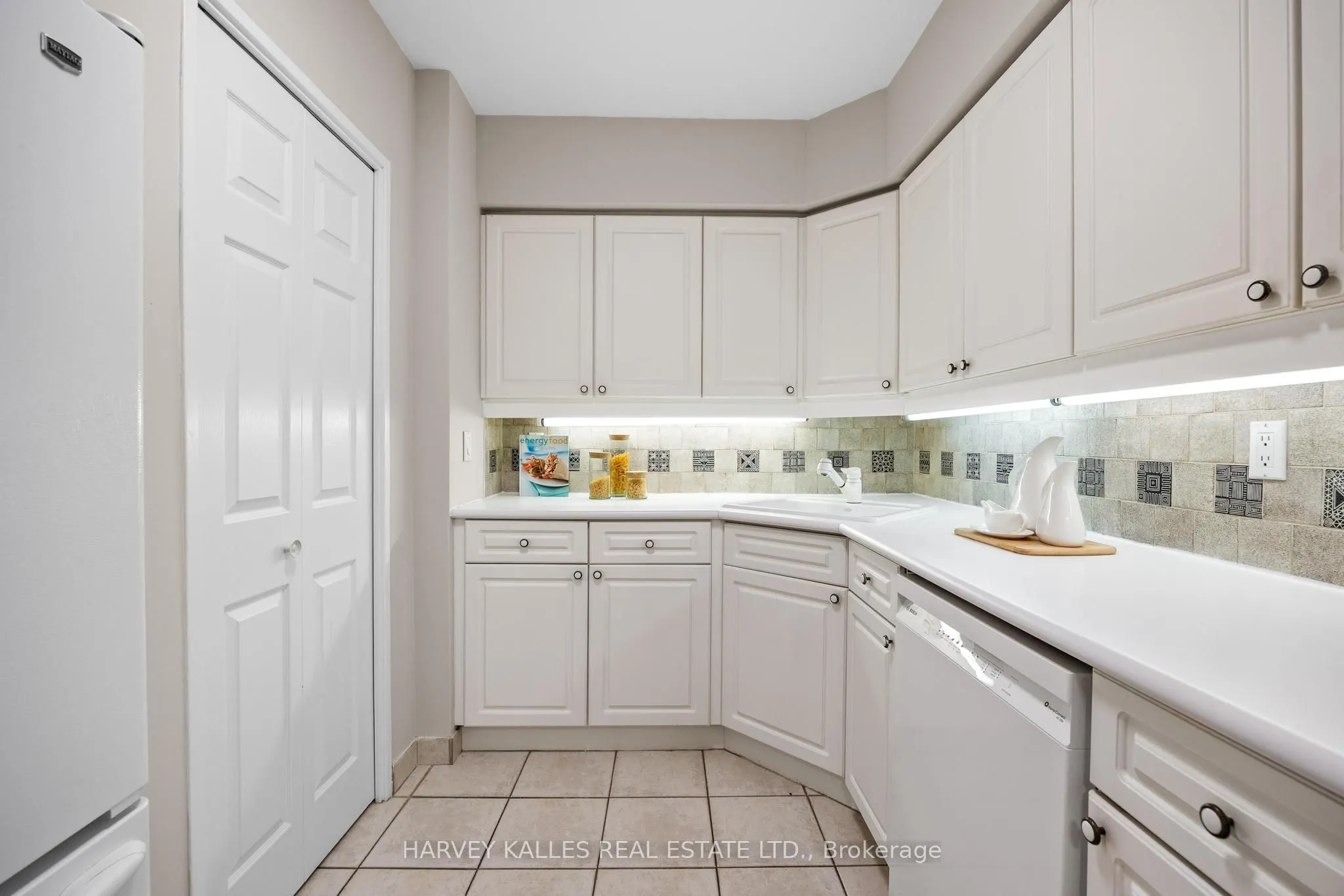 350 Lonsdale Road #407