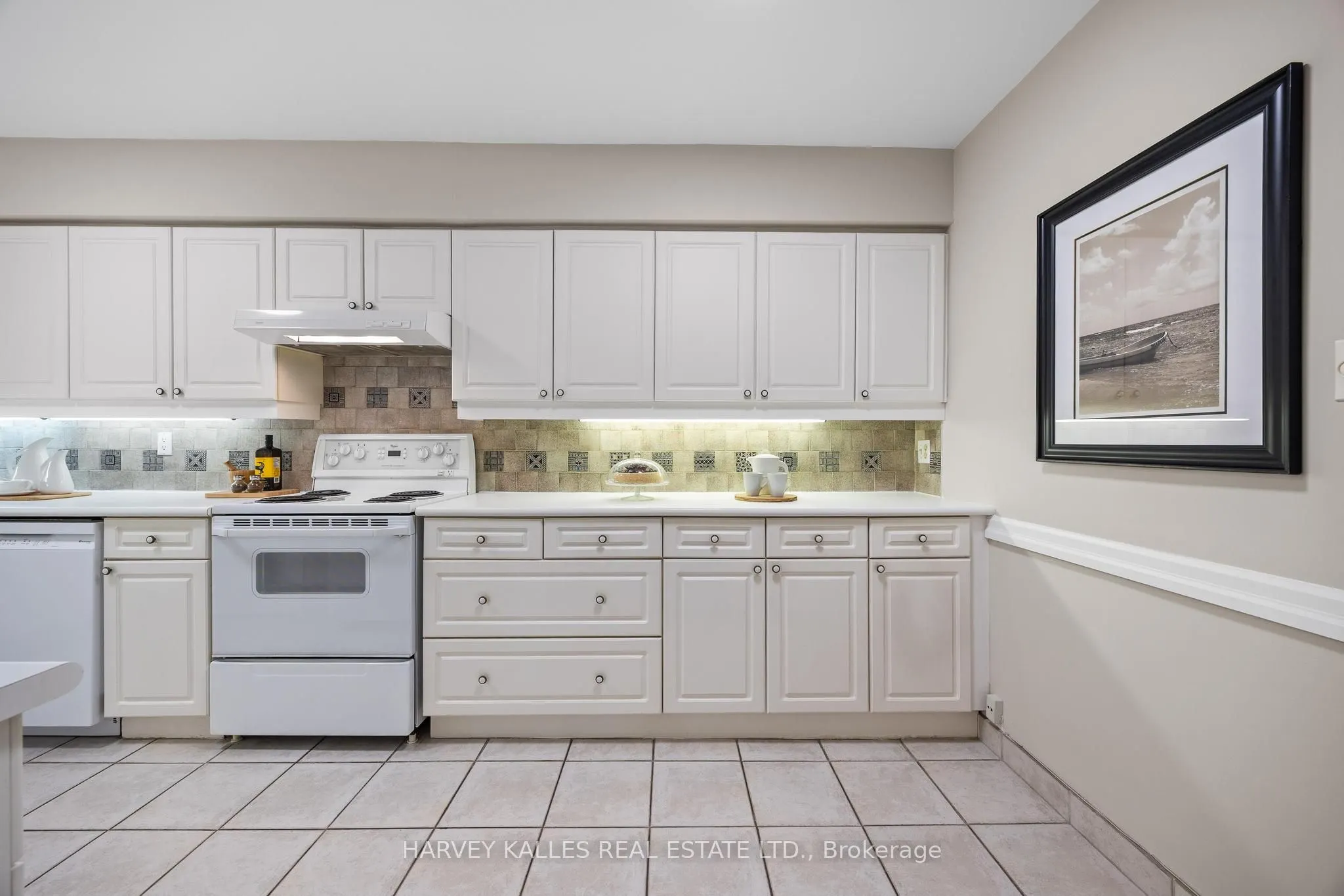 350 Lonsdale Road #407