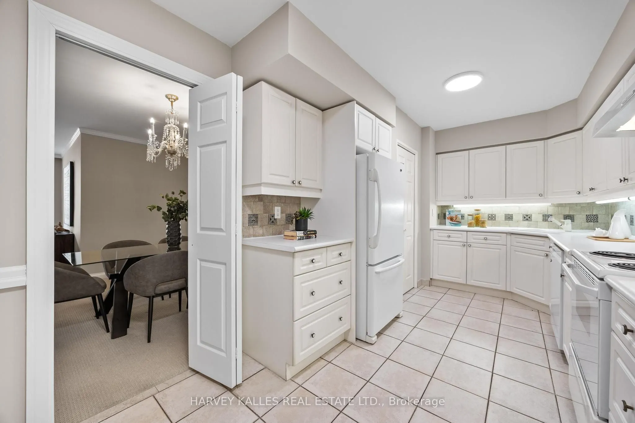 350 Lonsdale Road #407