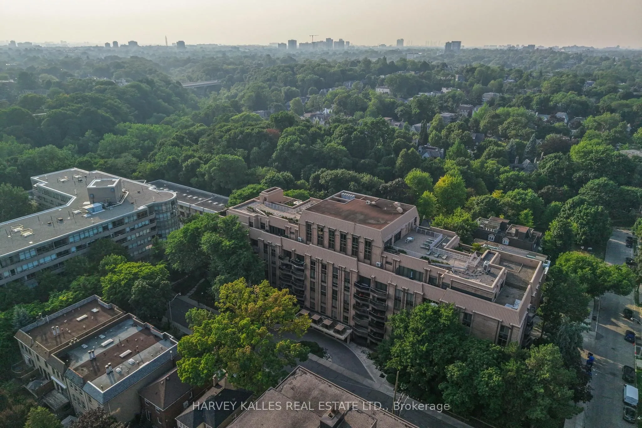 350 Lonsdale Road #407