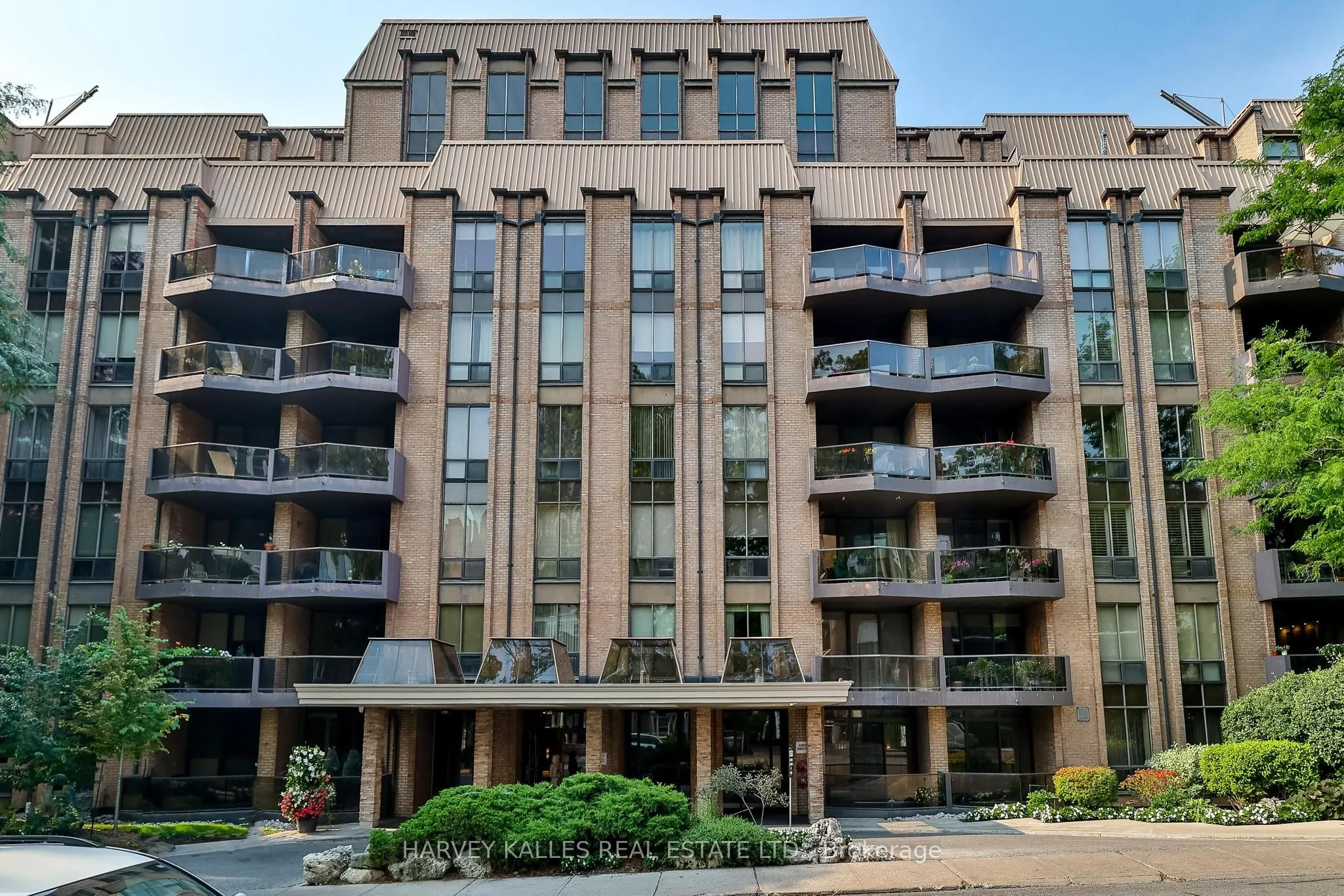 350 Lonsdale Road #407
