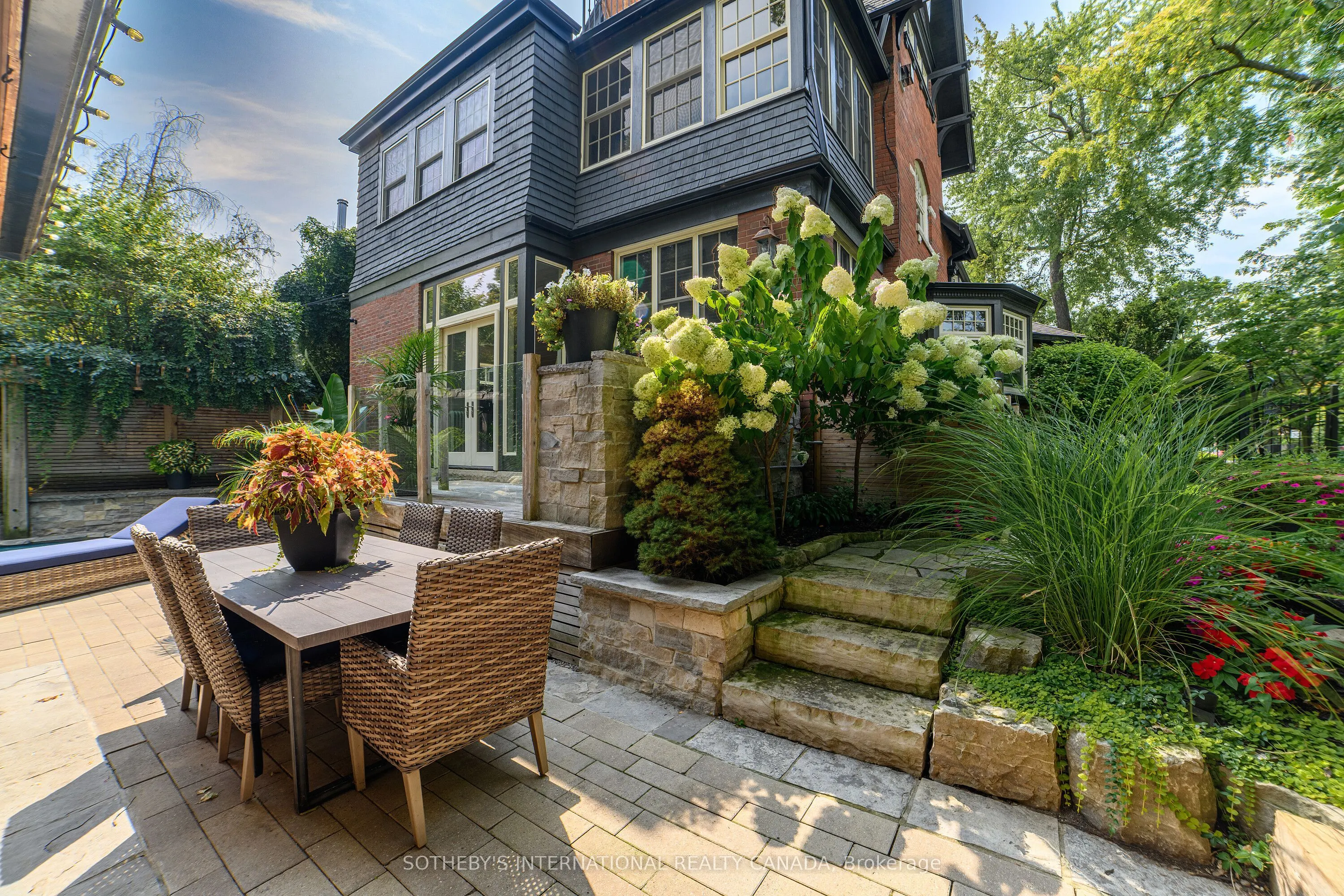 43 Maple Avenue