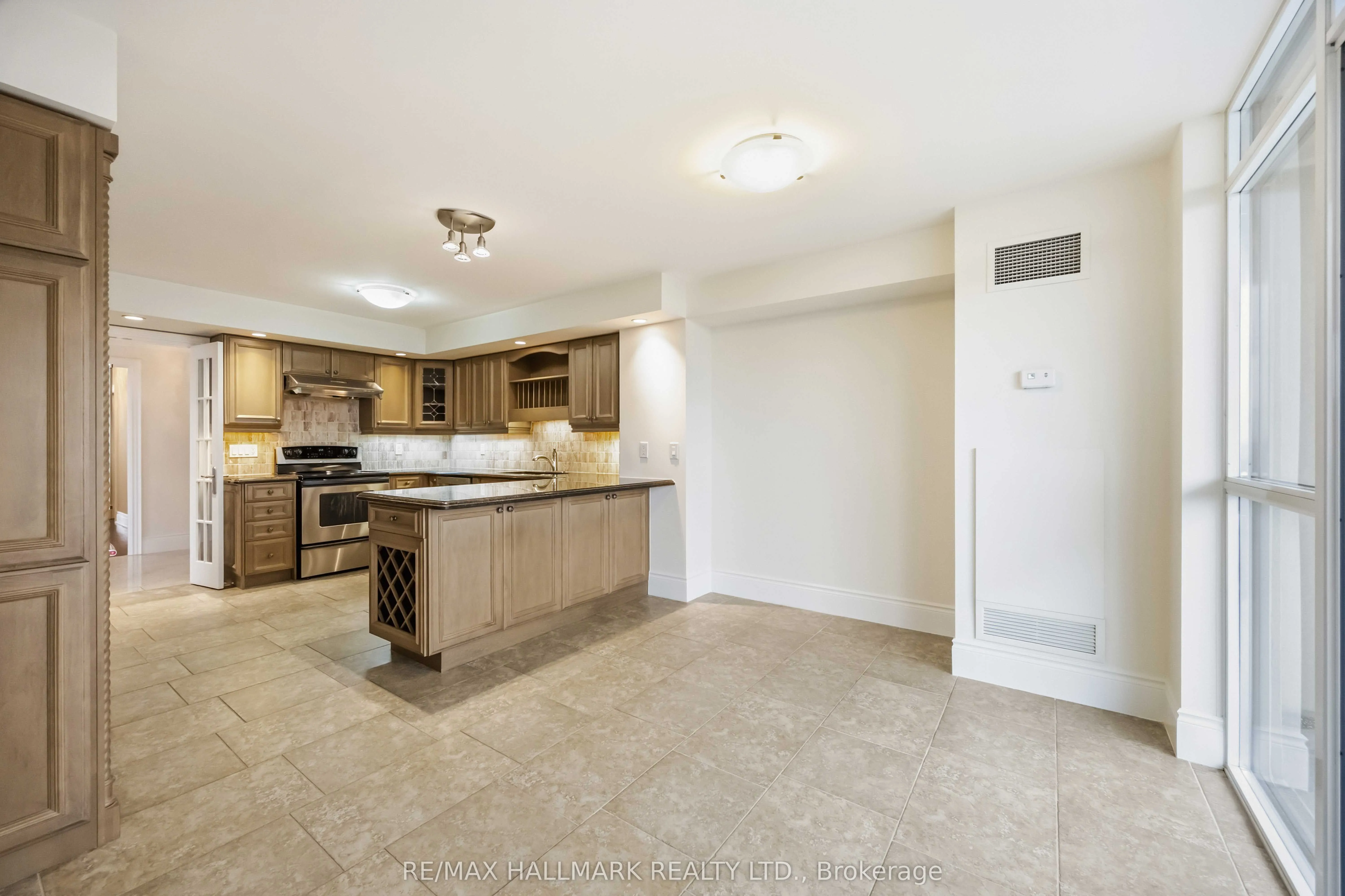 80 Harrison Garden Boulevard #1821