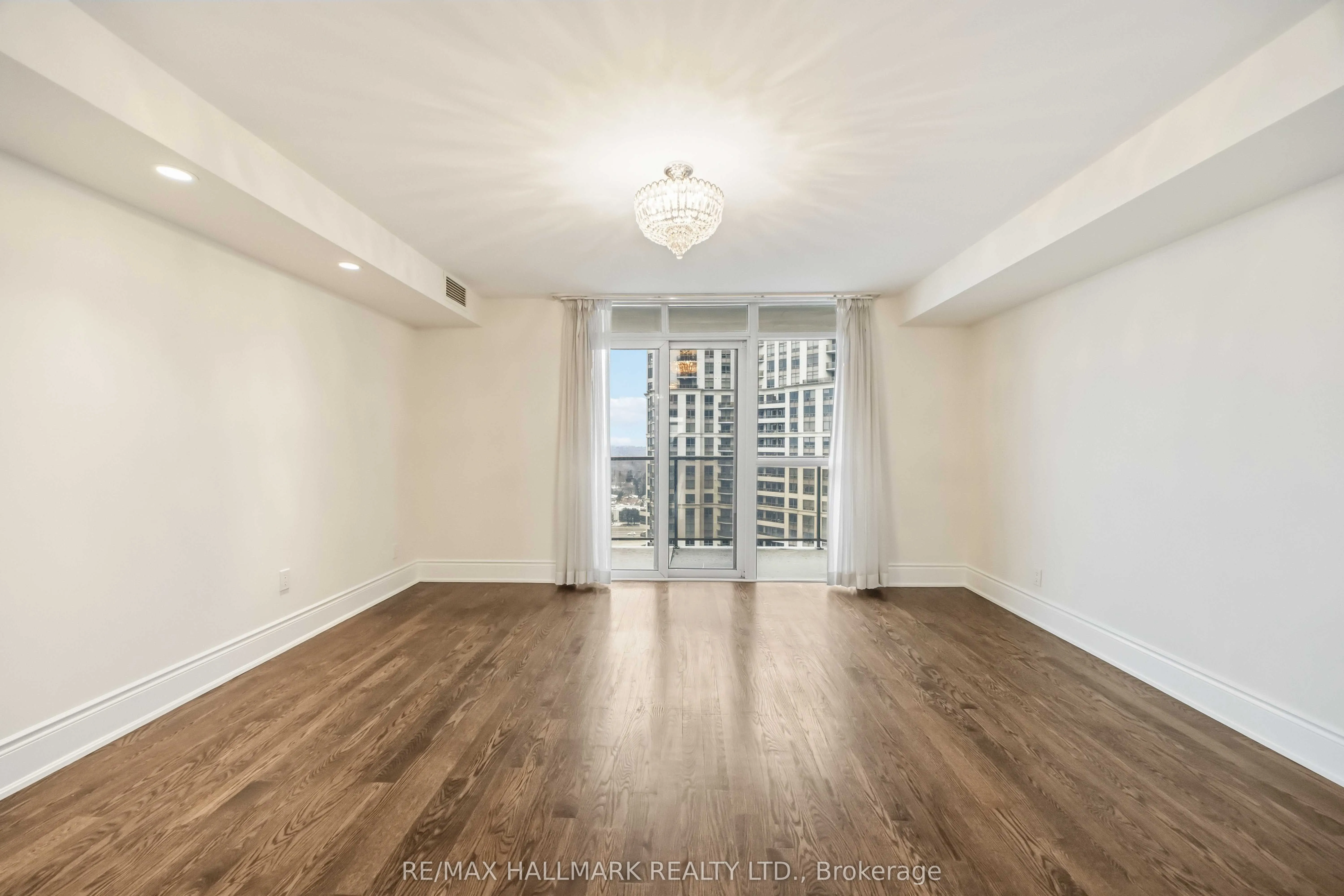 80 Harrison Garden Boulevard #1821