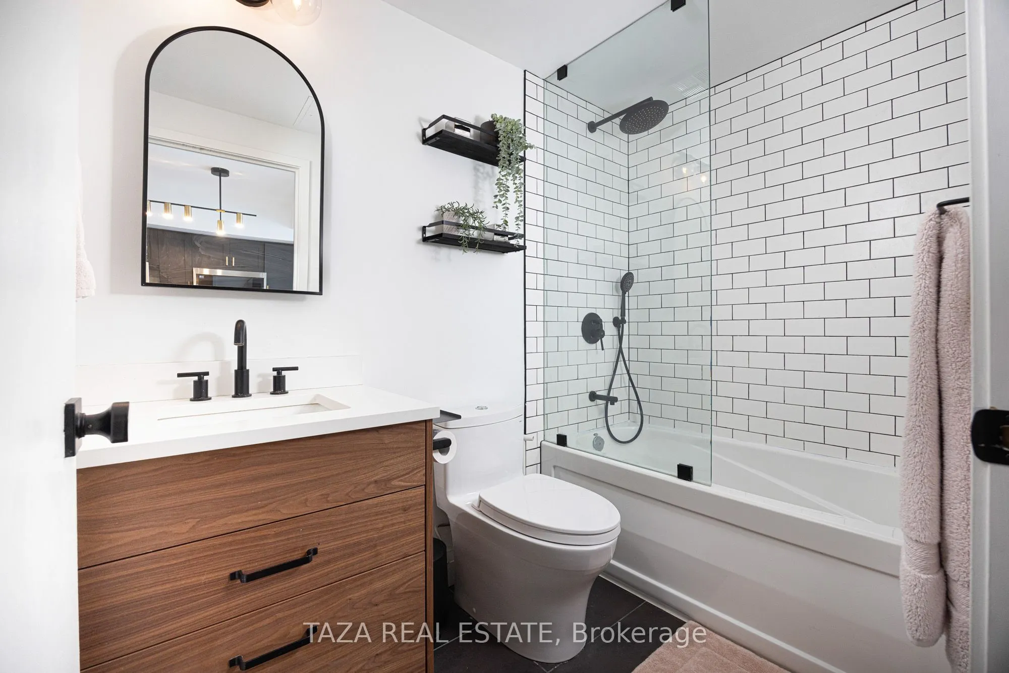 10 Navy Wharf Court #1705