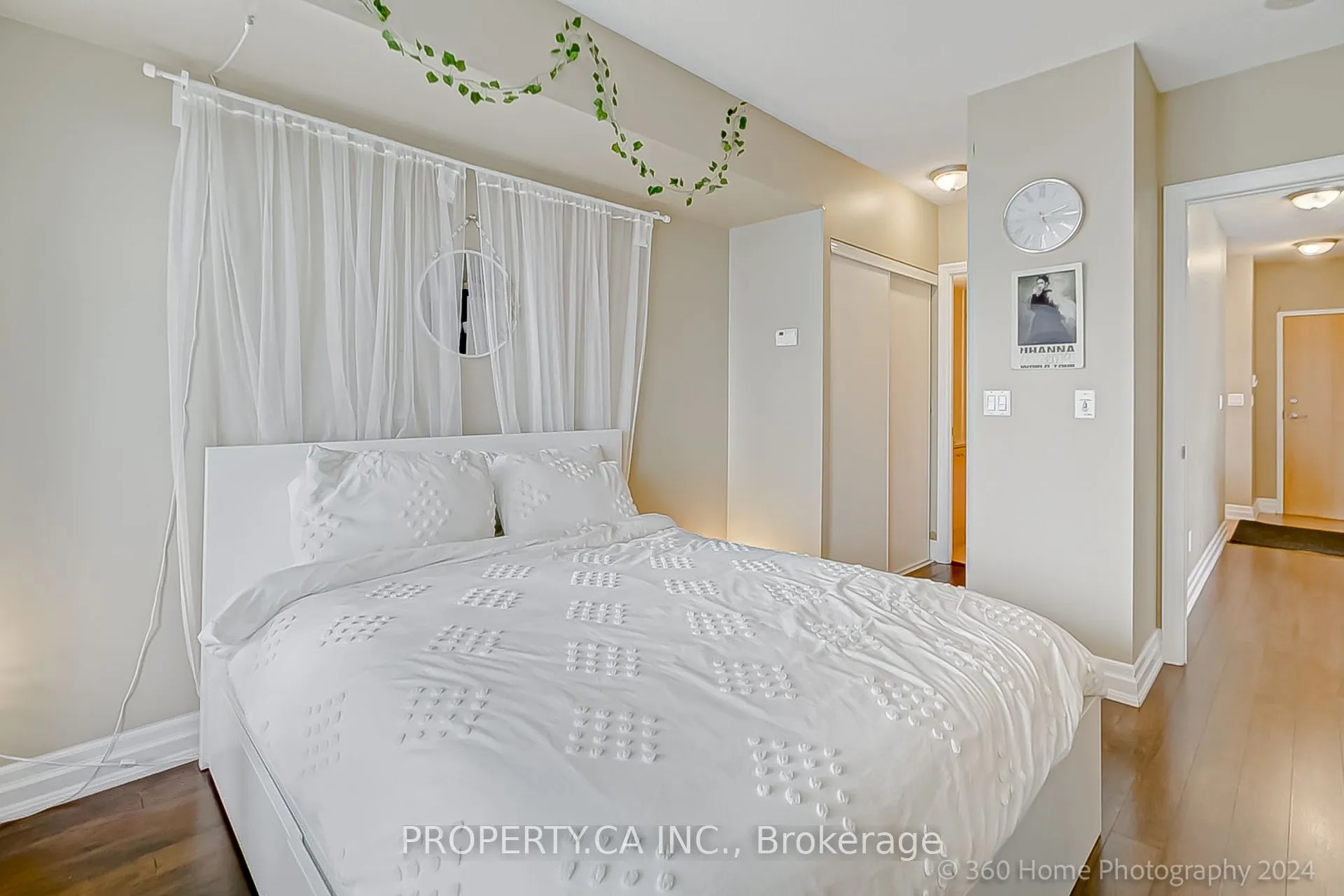 8 Scollard Street #702