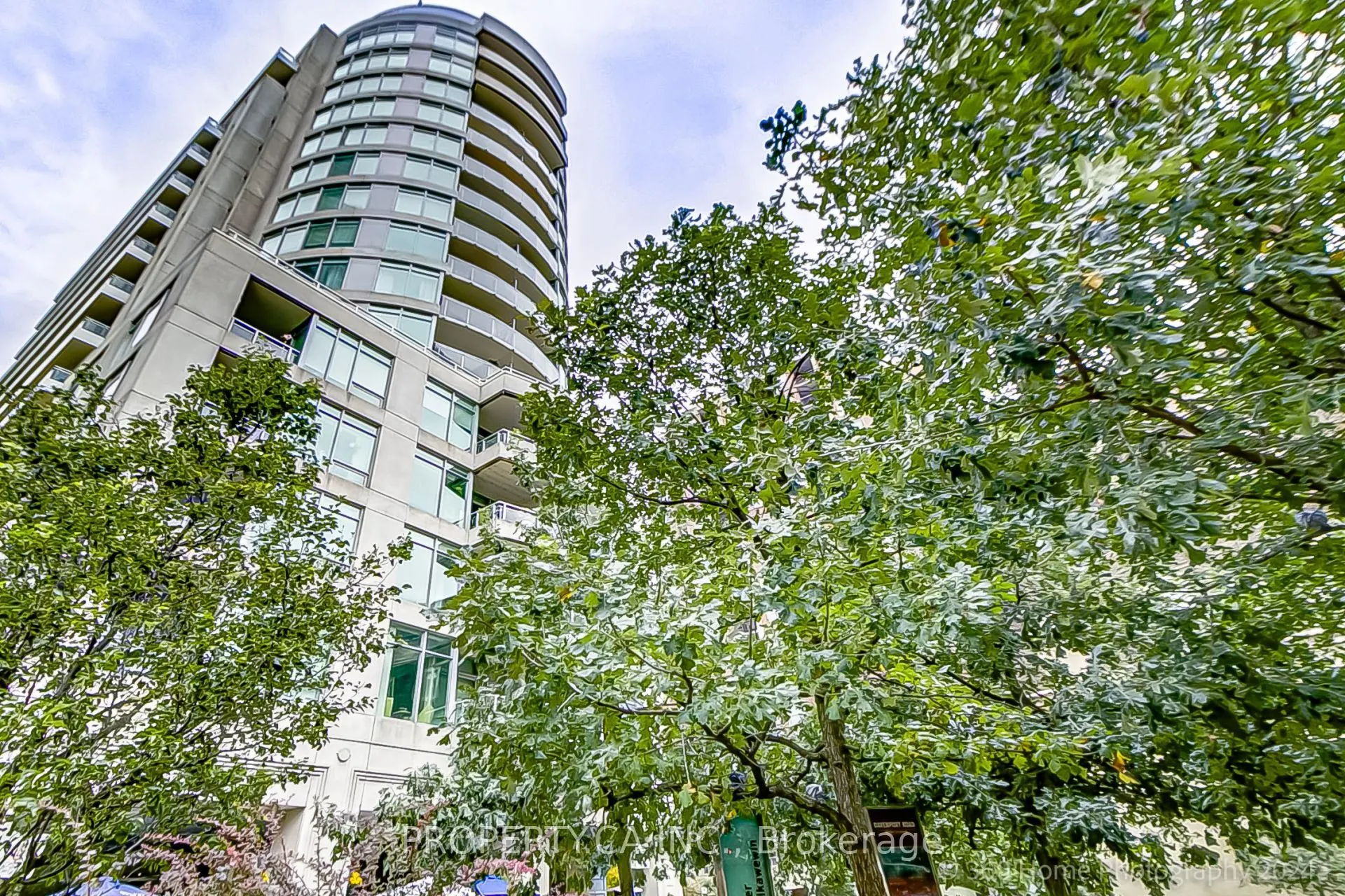 8 Scollard Street #702