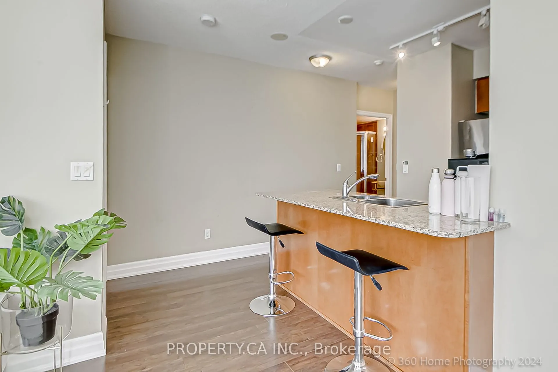 8 Scollard Street #702