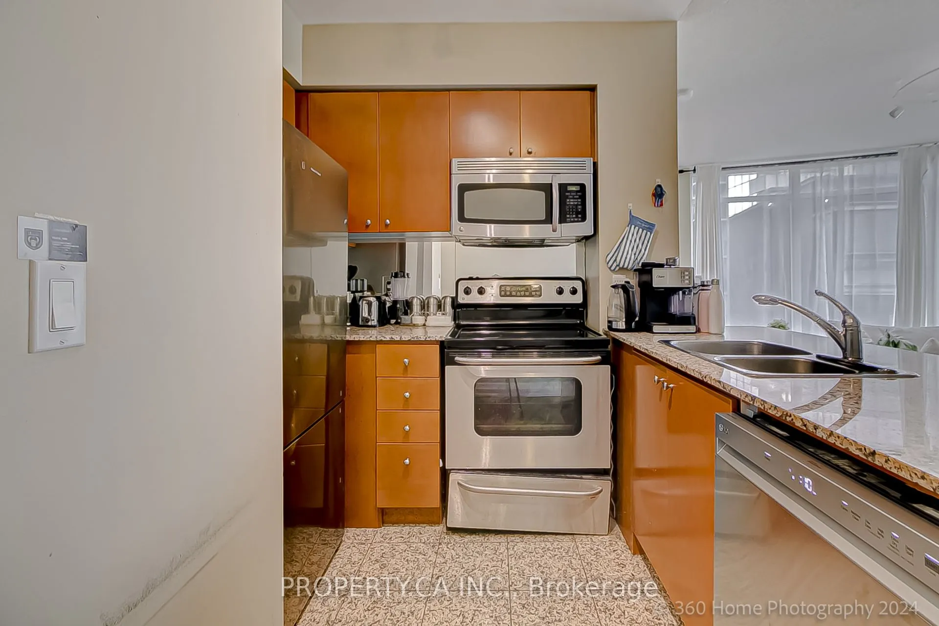 8 Scollard Street #702