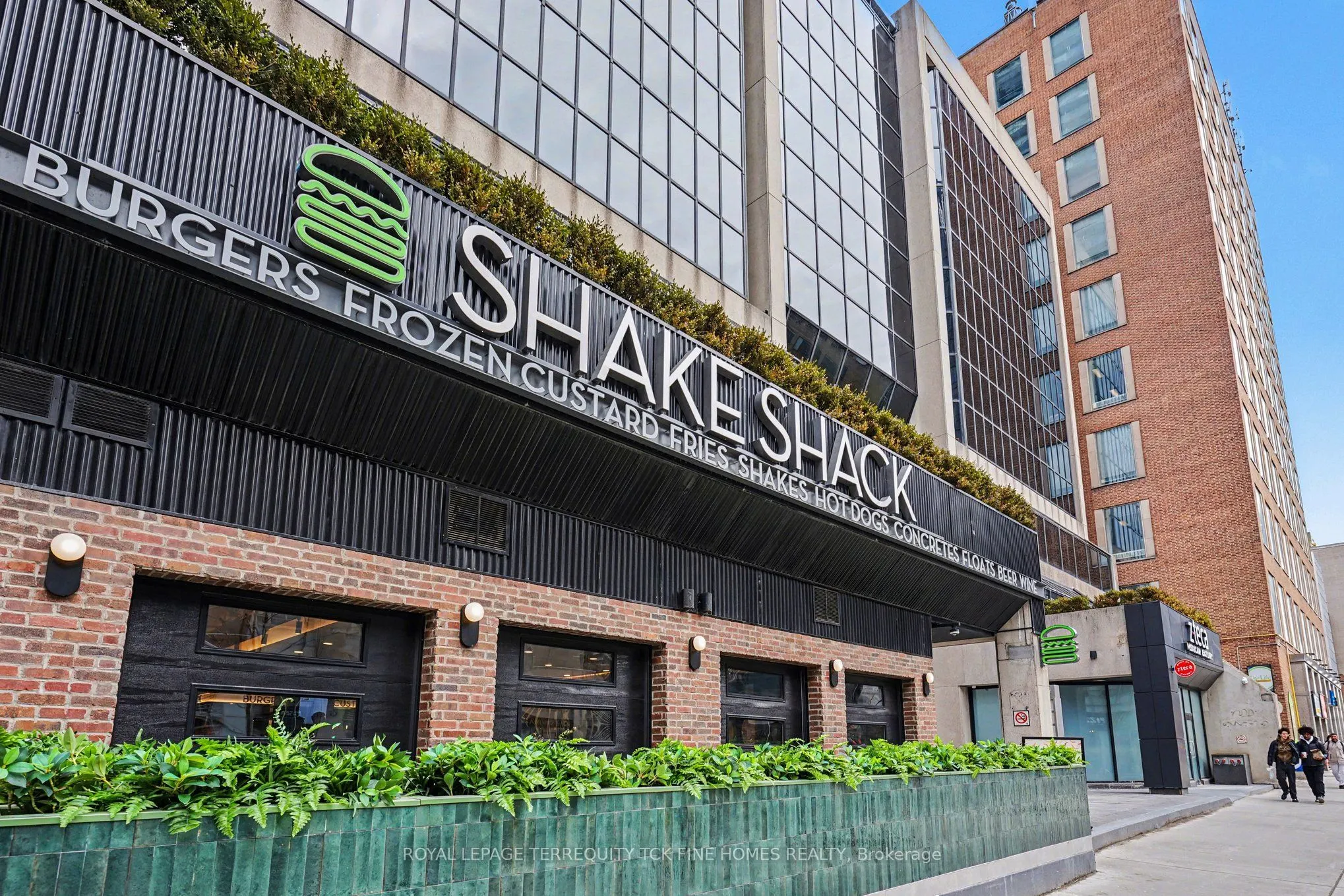 398 Eglinton Avenue E #1009