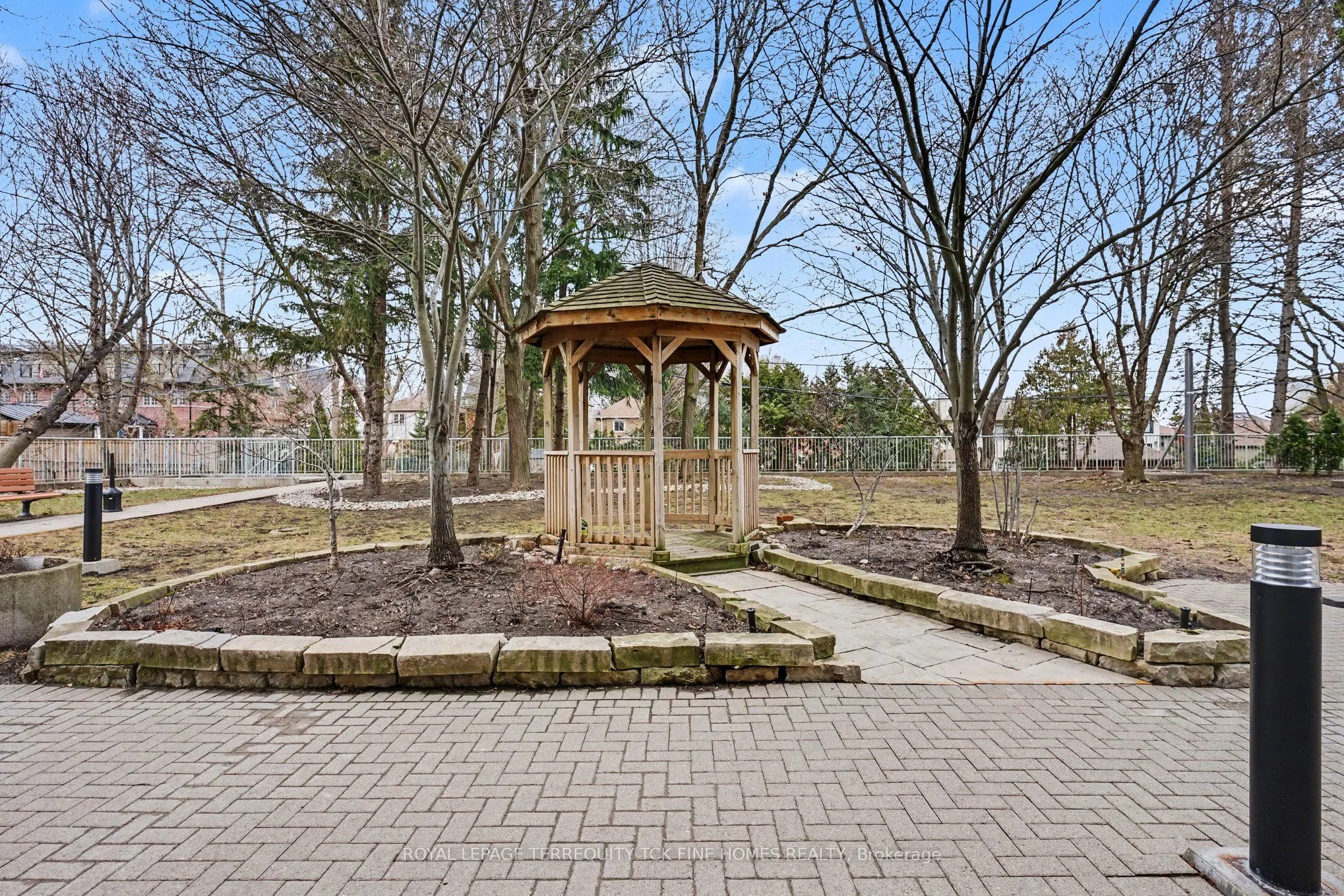 398 Eglinton Avenue E #1009
