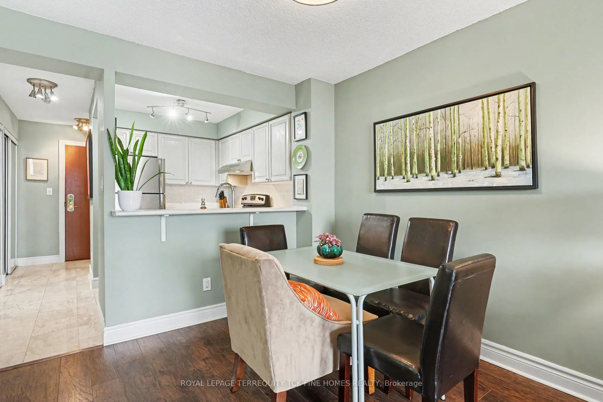 398 Eglinton Avenue E #1009