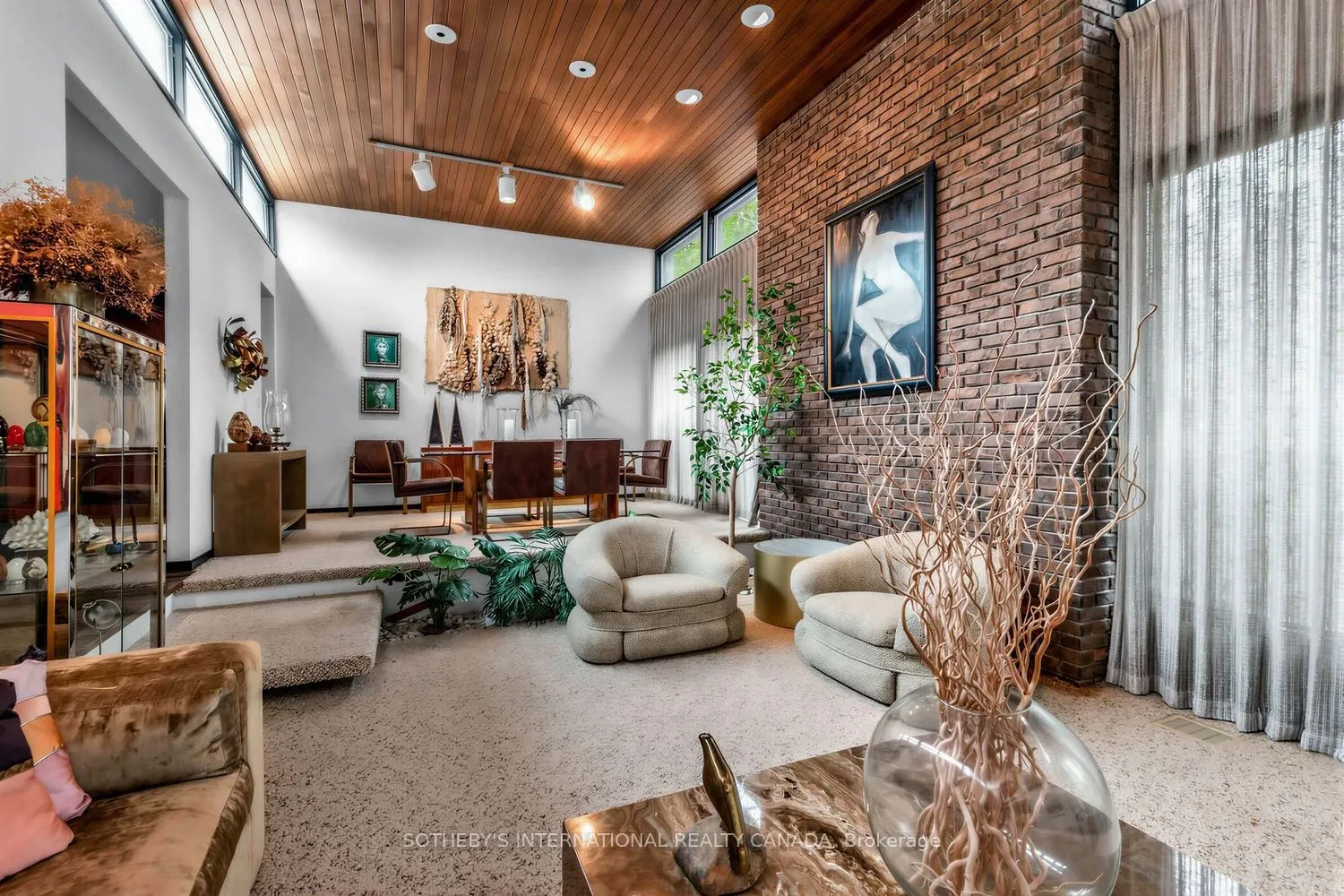 16 Royal Oak Drive