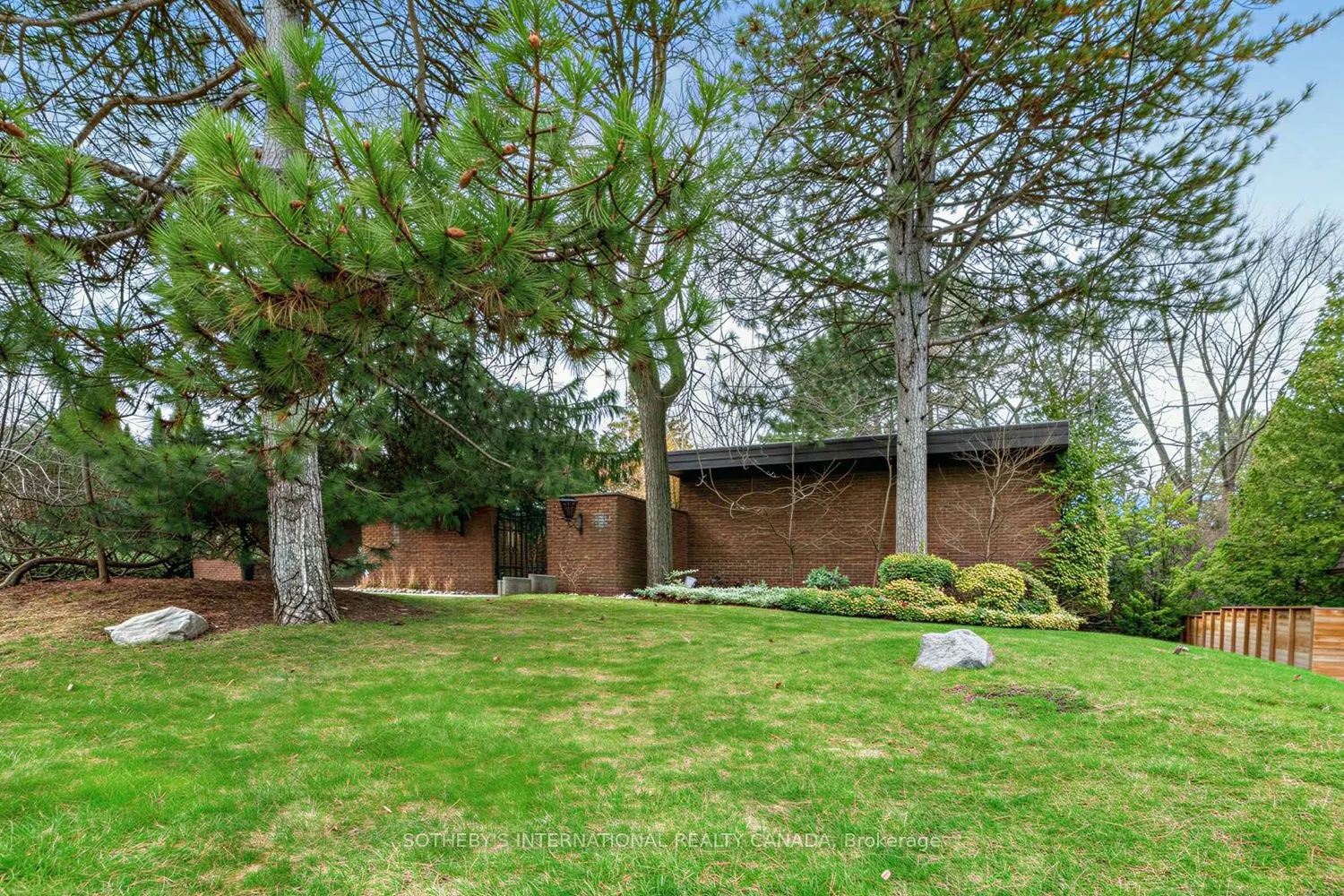 16 Royal Oak Drive