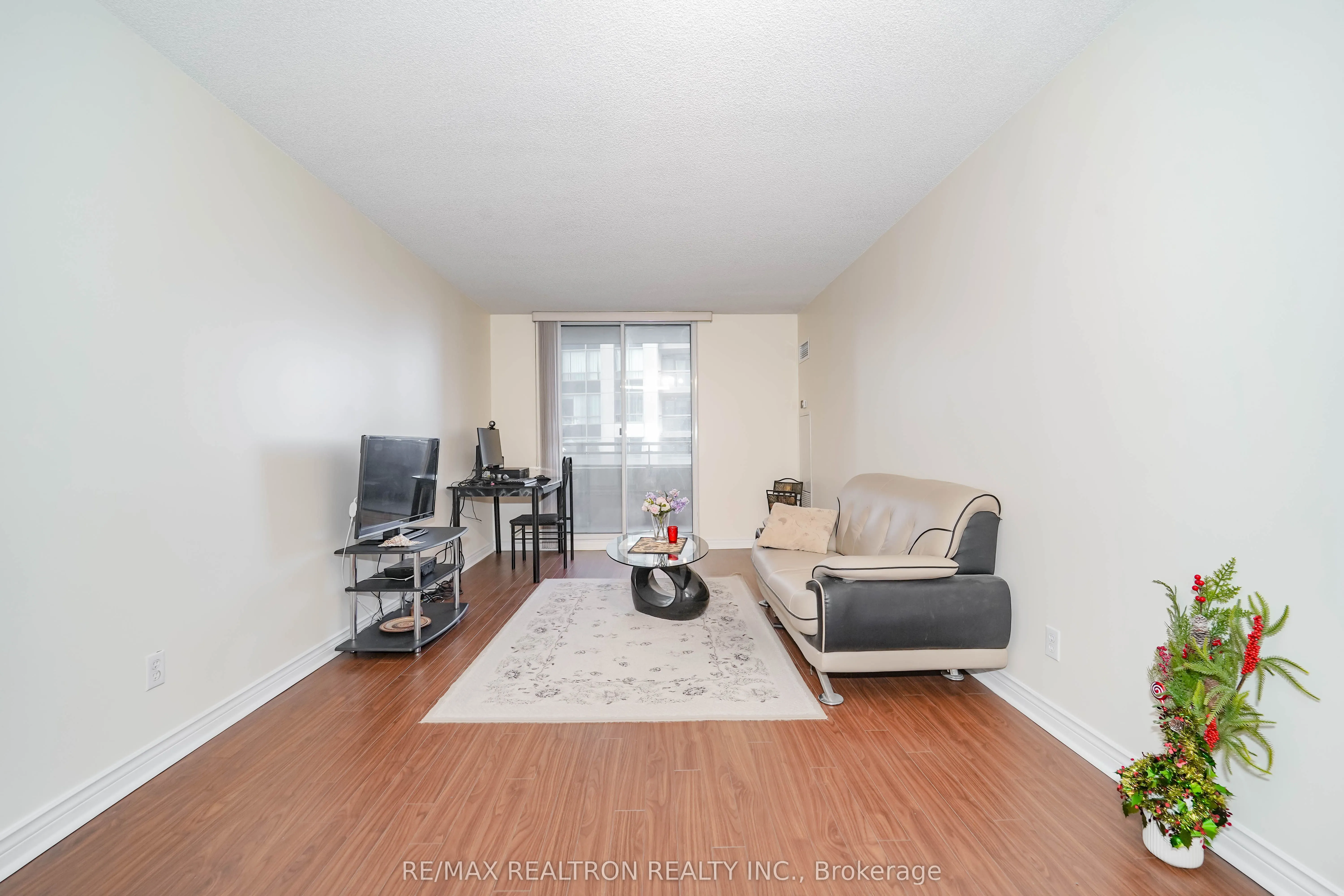 256 Doris Avenue #511