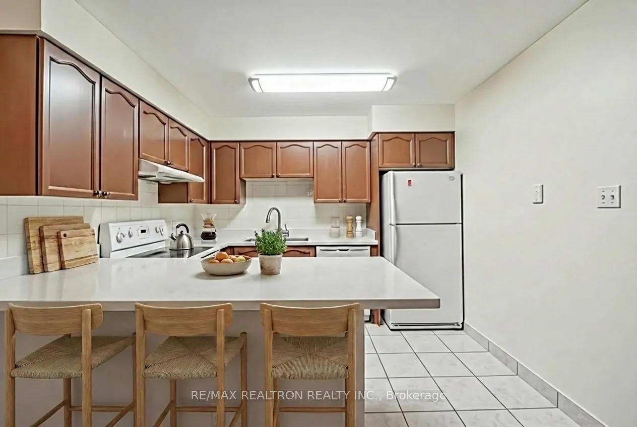 256 Doris Avenue #511