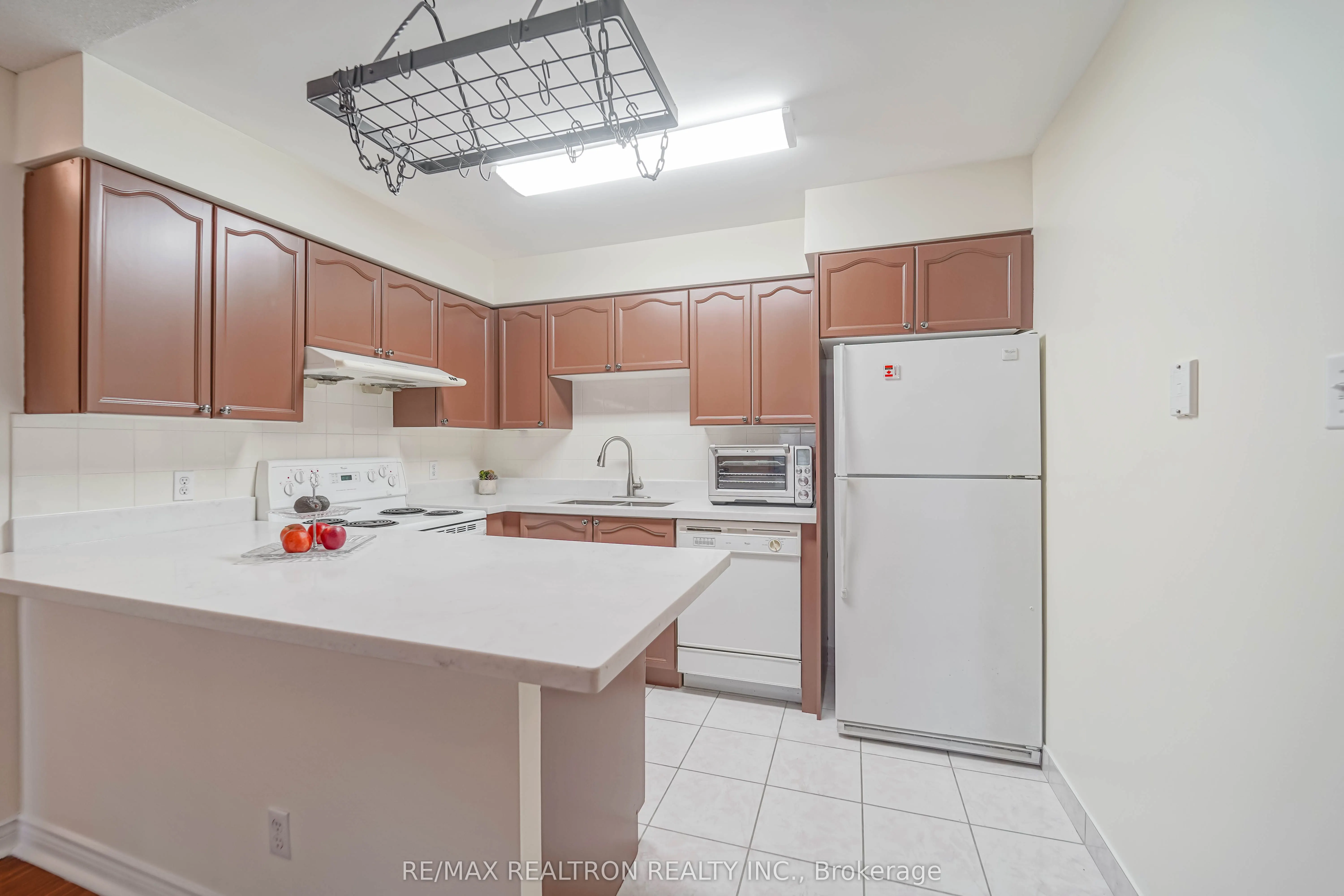 256 Doris Avenue #511