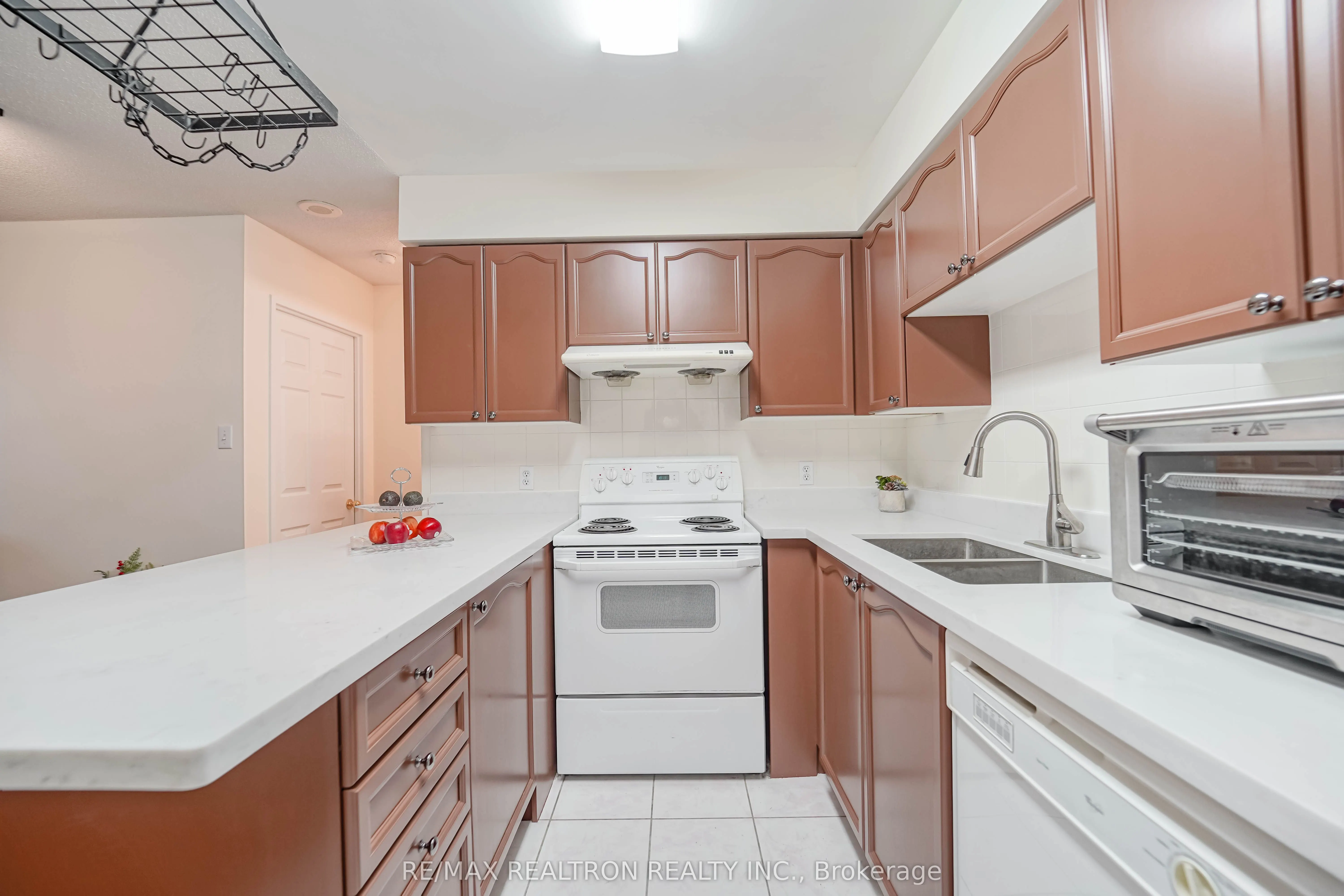 256 Doris Avenue #511