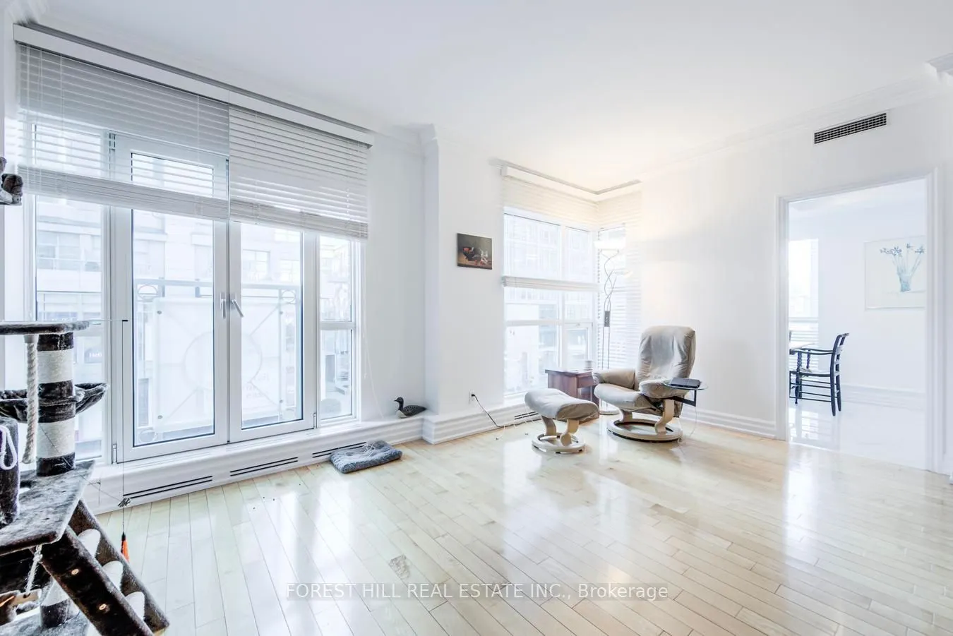 38 Avenue Road #305
