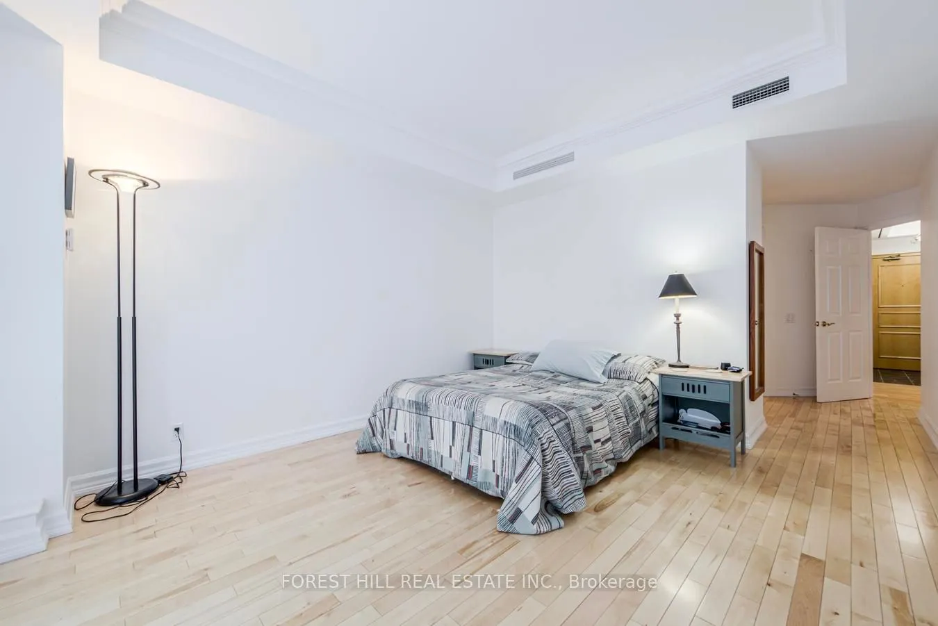 38 Avenue Road #305