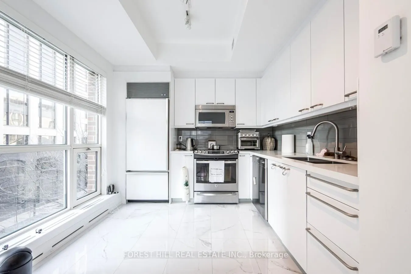 38 Avenue Road #305