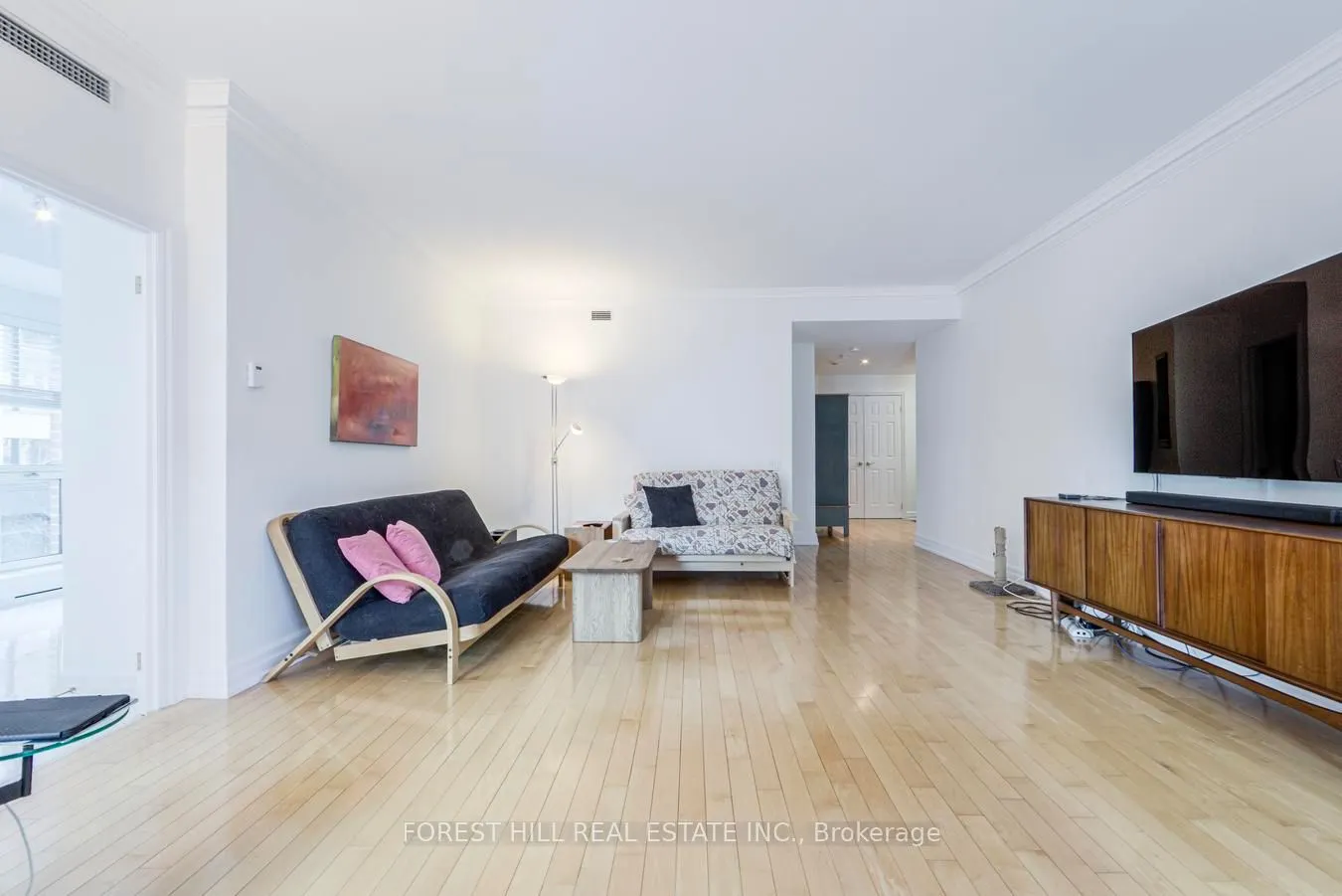38 Avenue Road #305