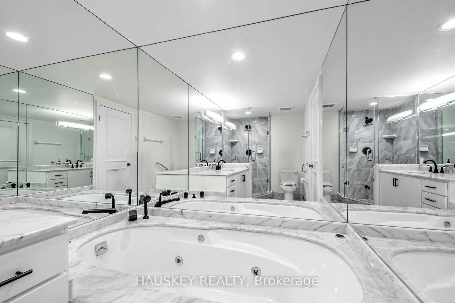 3800 Yonge Street #402