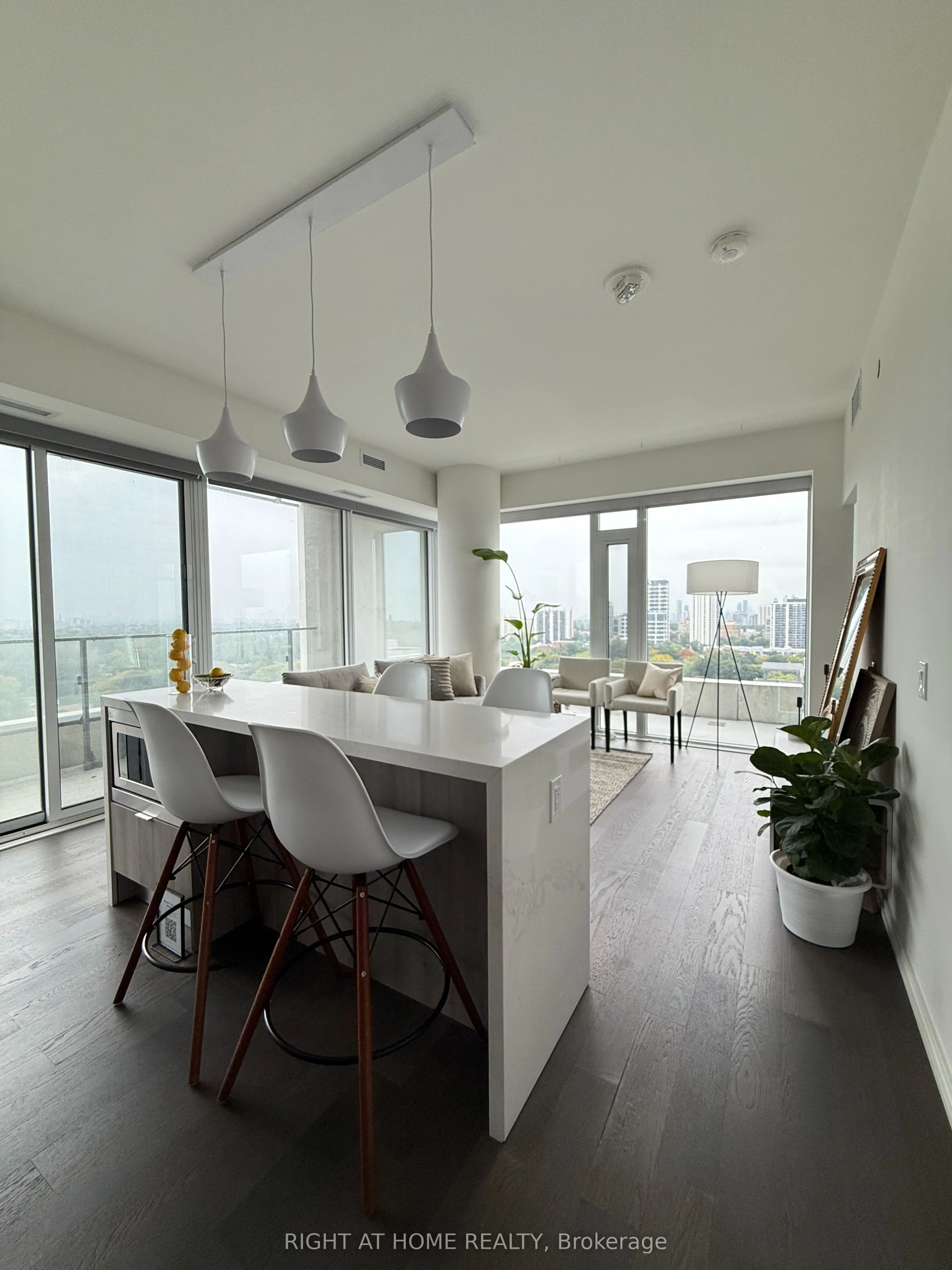 5 Soudan Avenue #2004