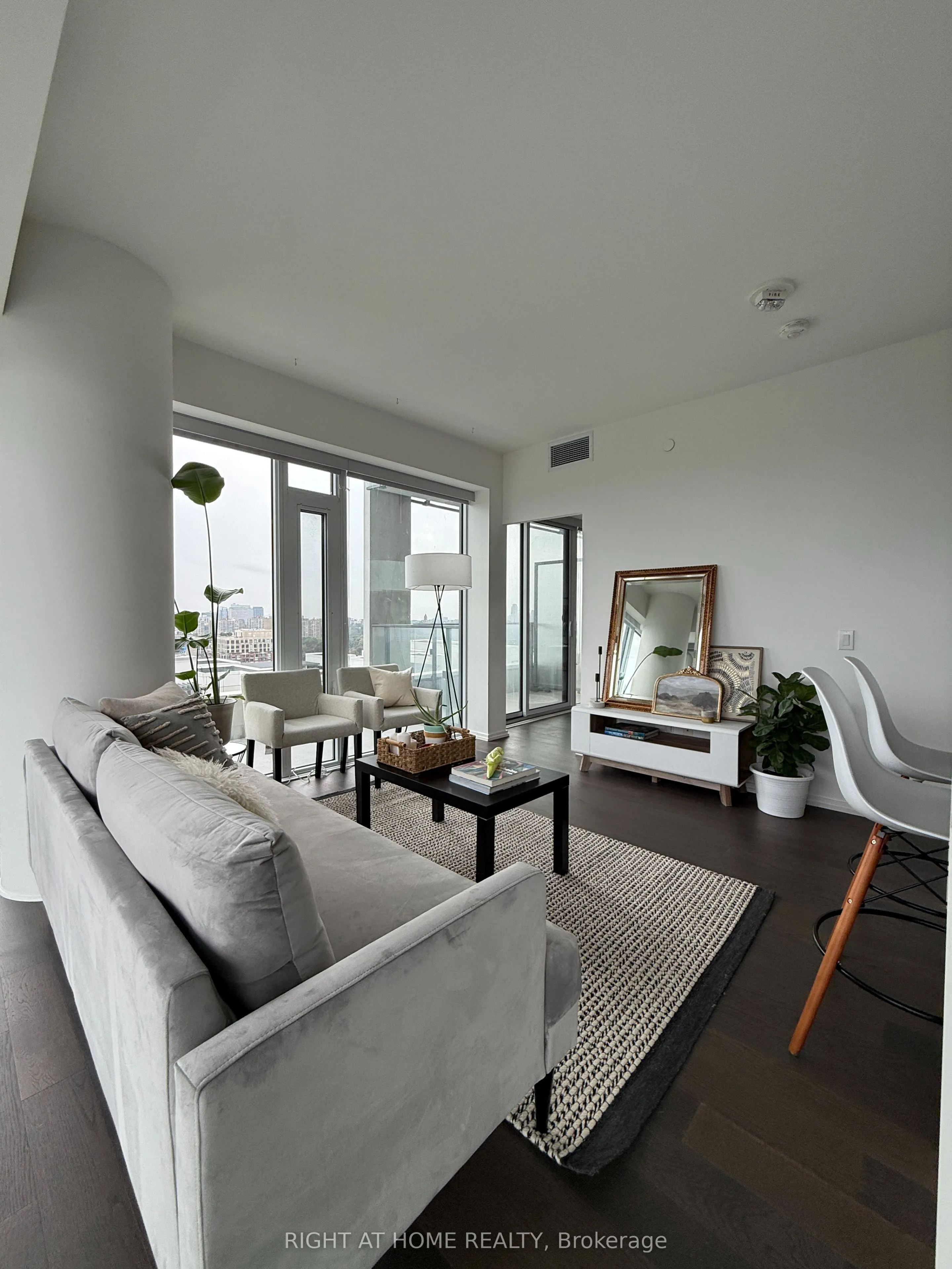 5 Soudan Avenue #2004