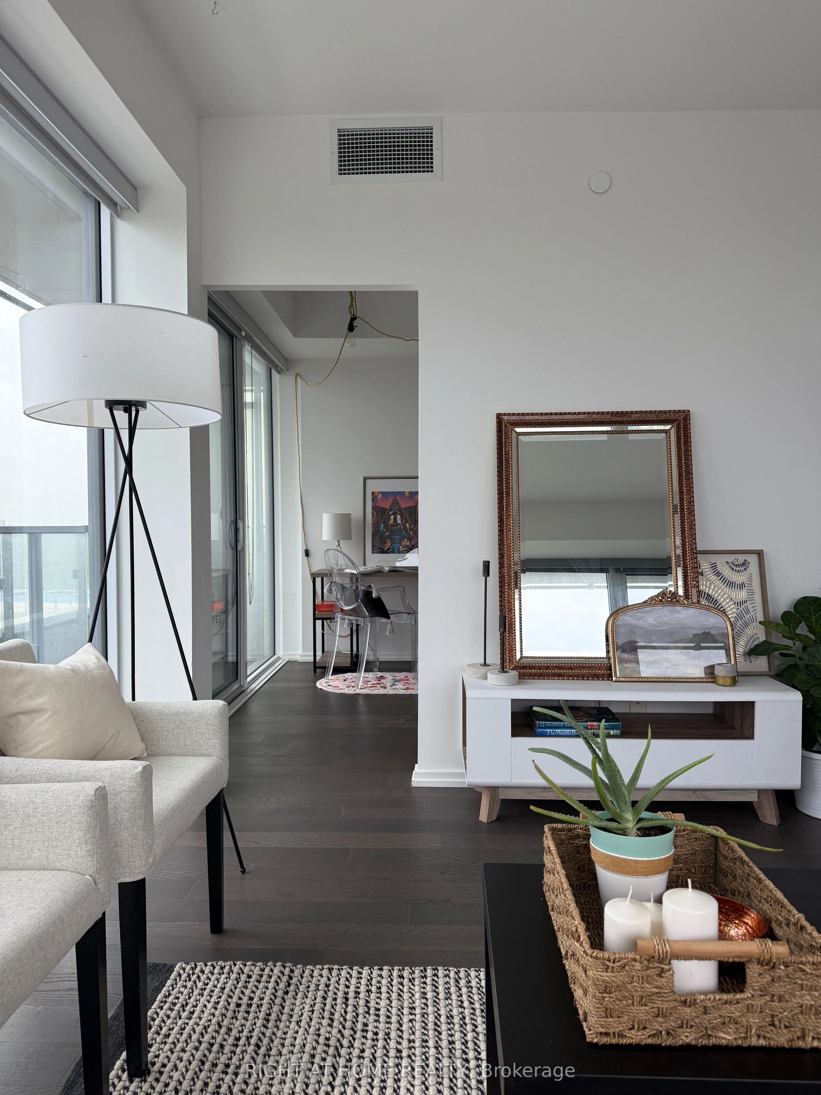 5 Soudan Avenue #2004