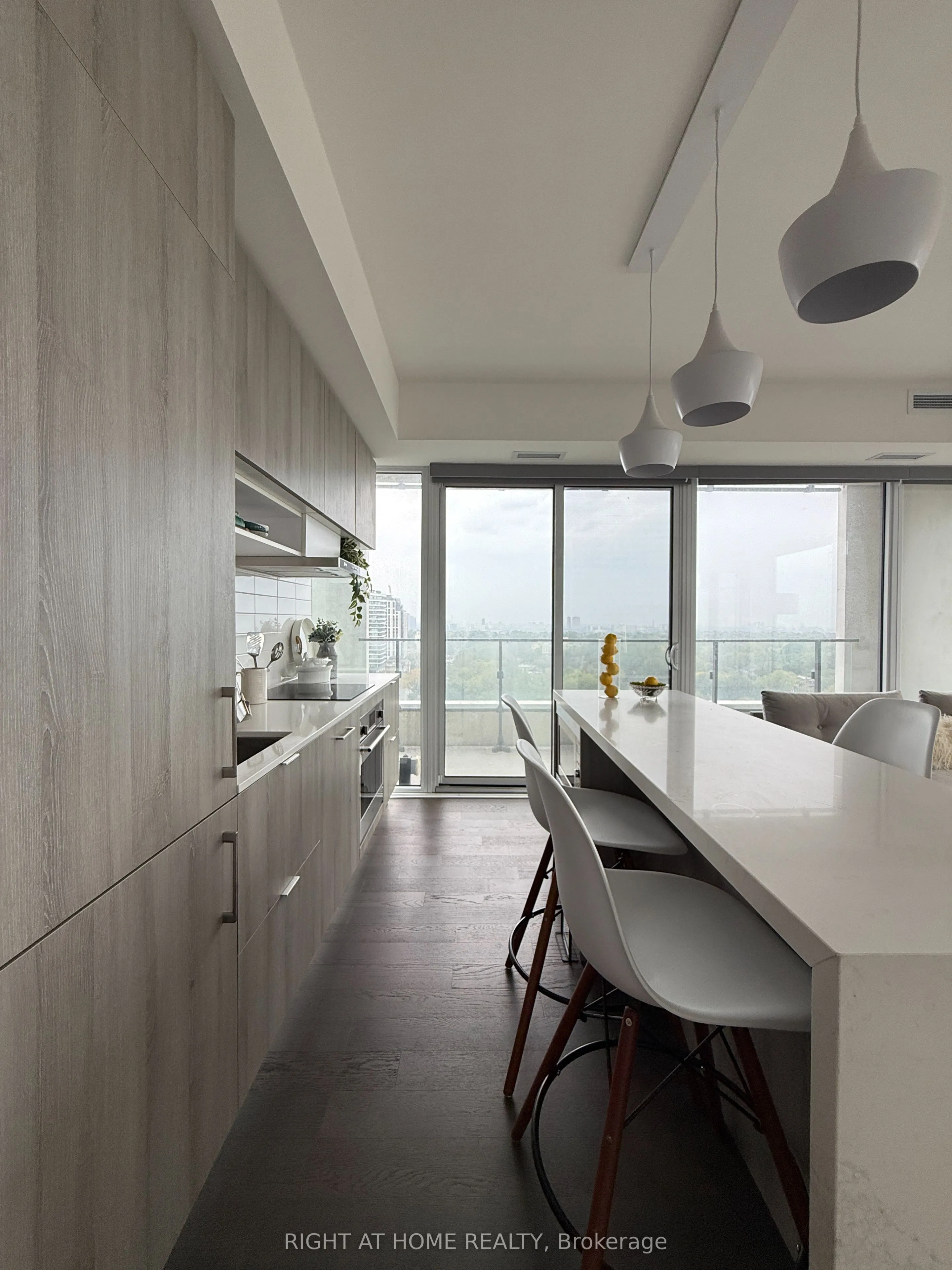 5 Soudan Avenue #2004