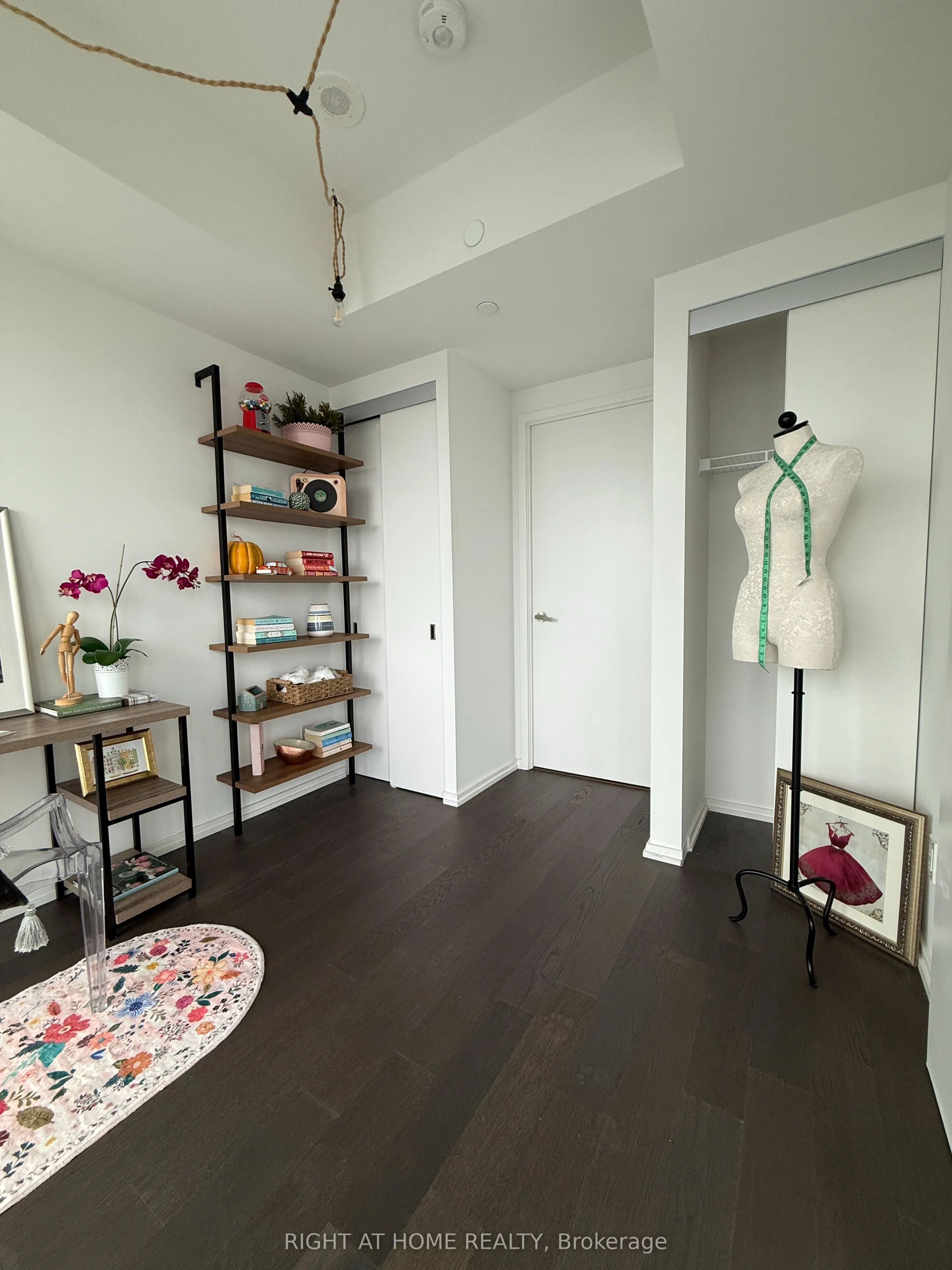 5 Soudan Avenue #2004
