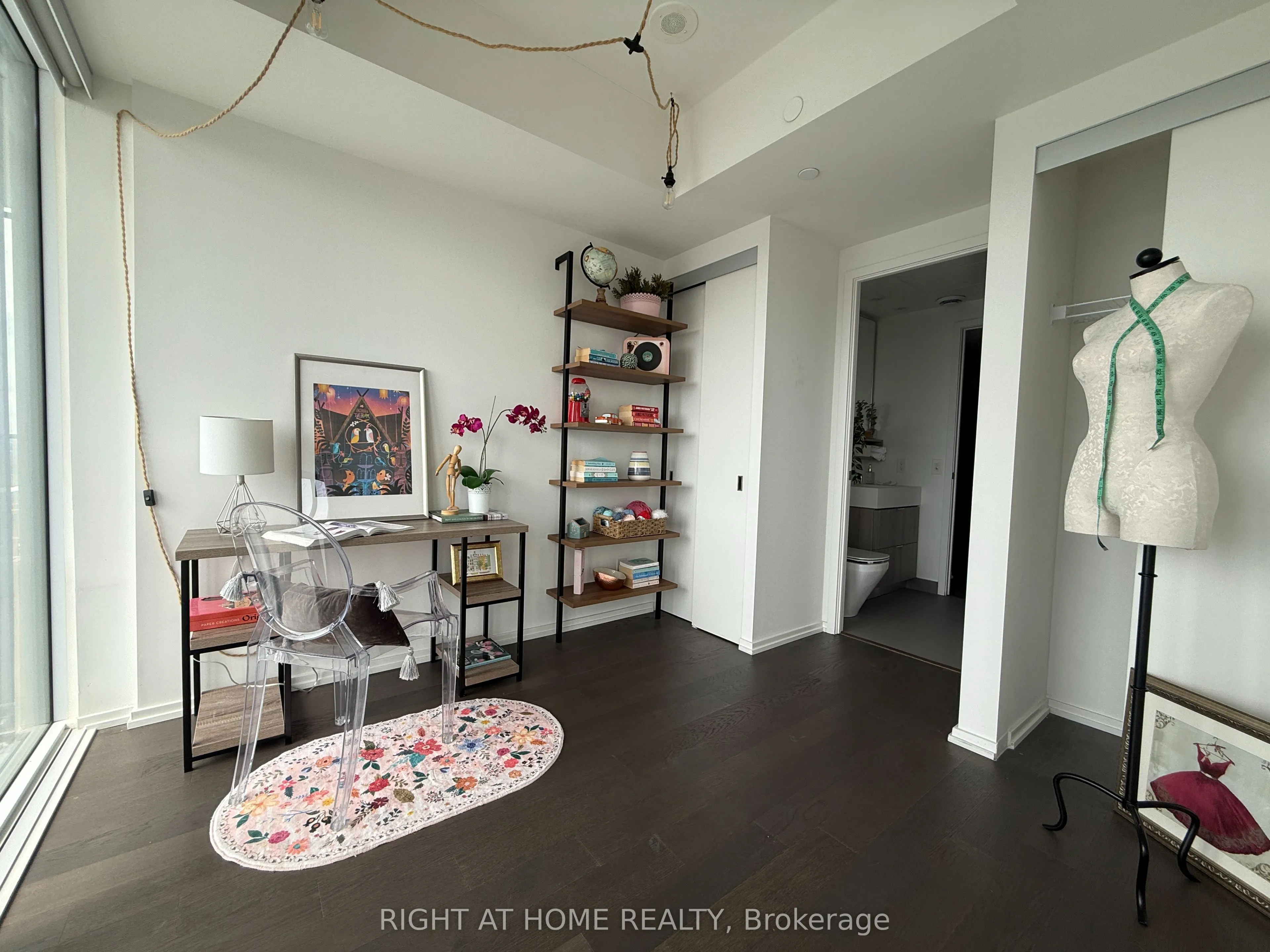 5 Soudan Avenue #2004