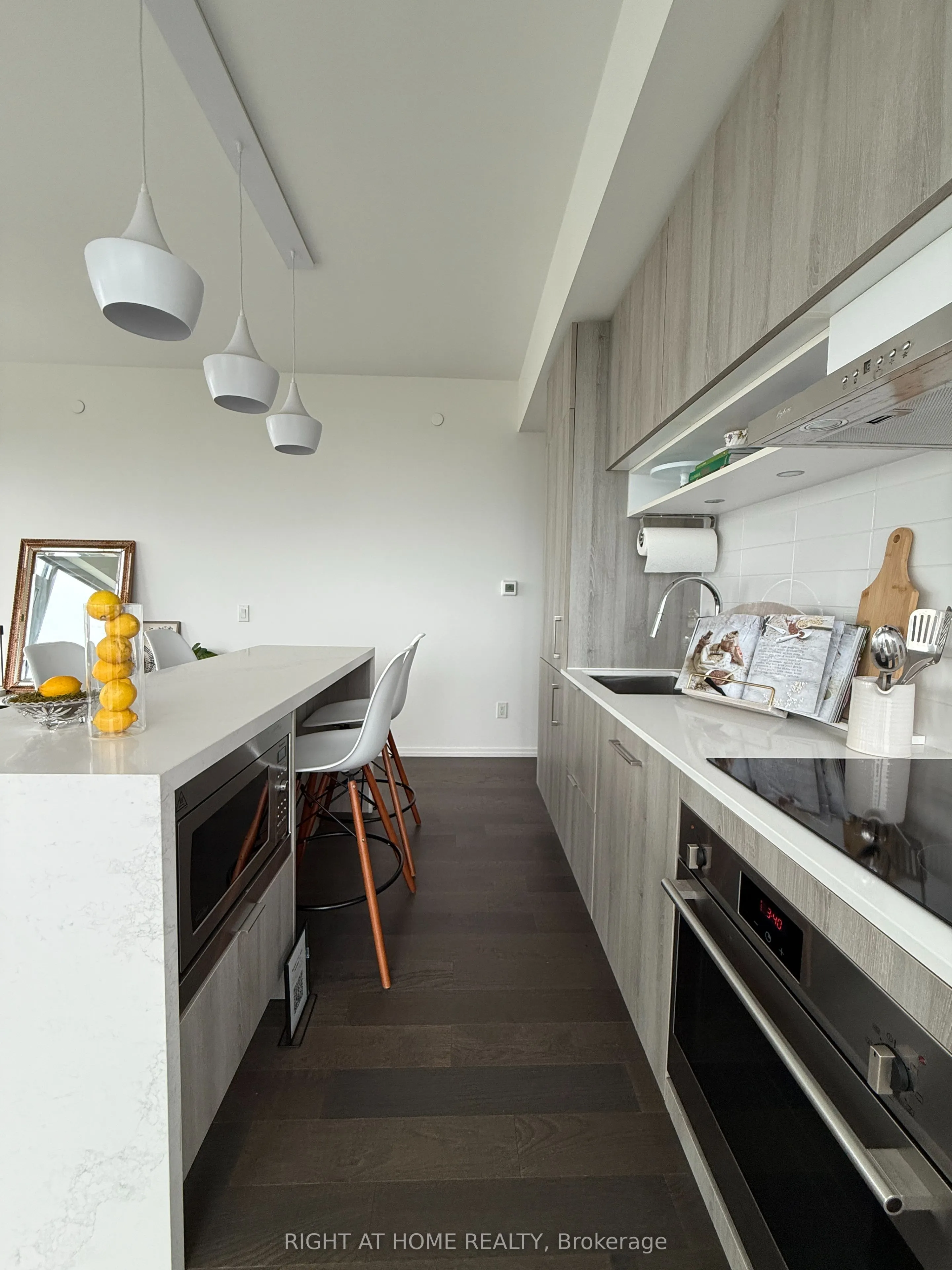 5 Soudan Avenue #2004