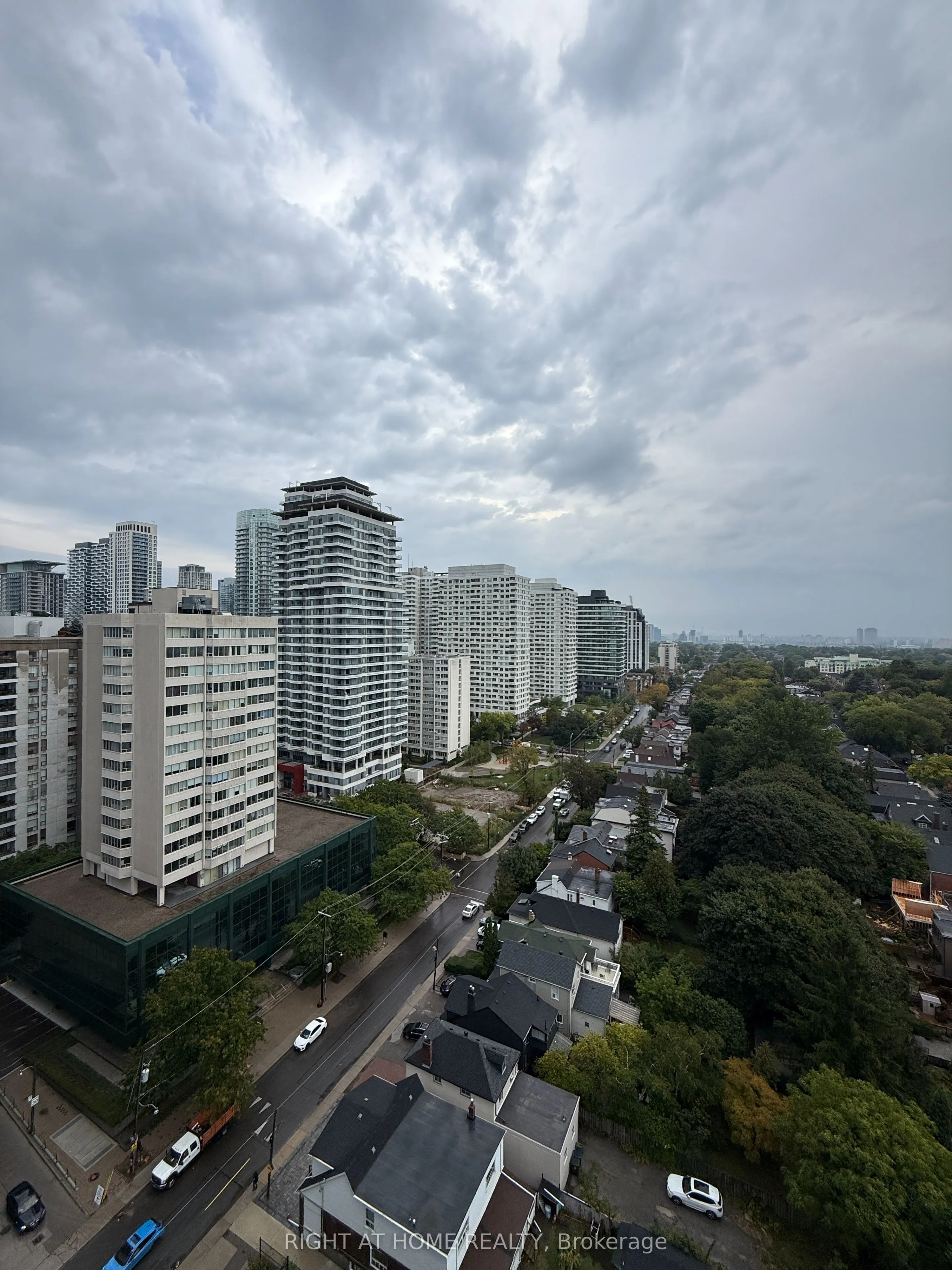 5 Soudan Avenue #2004