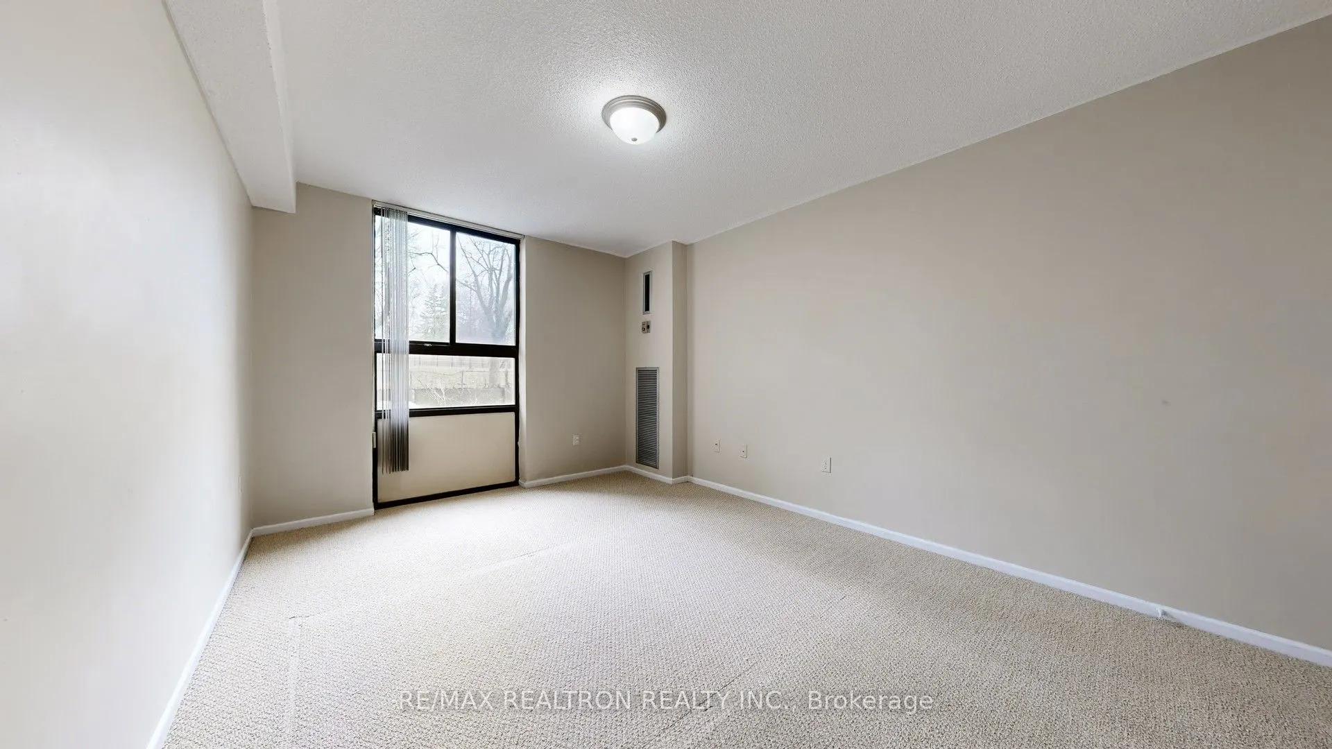 350 Seneca Hill Drive #212