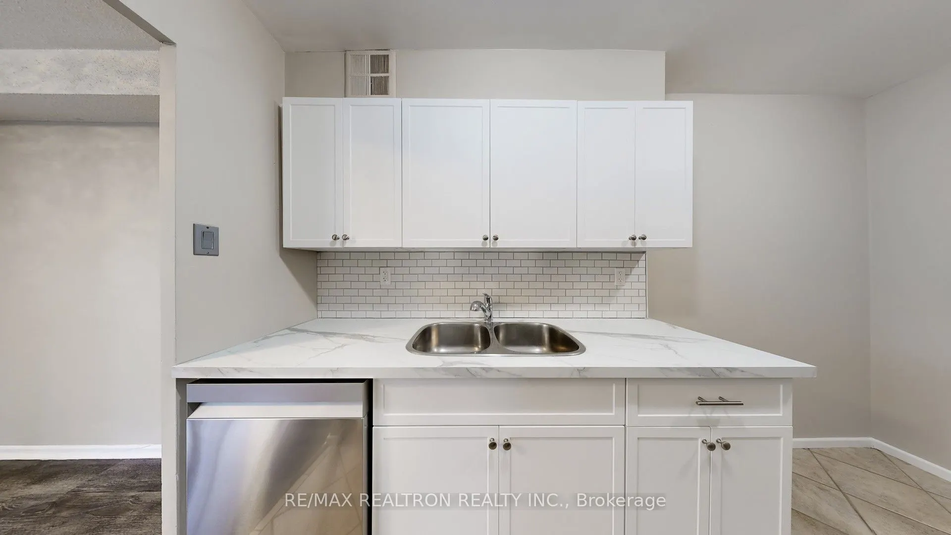 350 Seneca Hill Drive #212