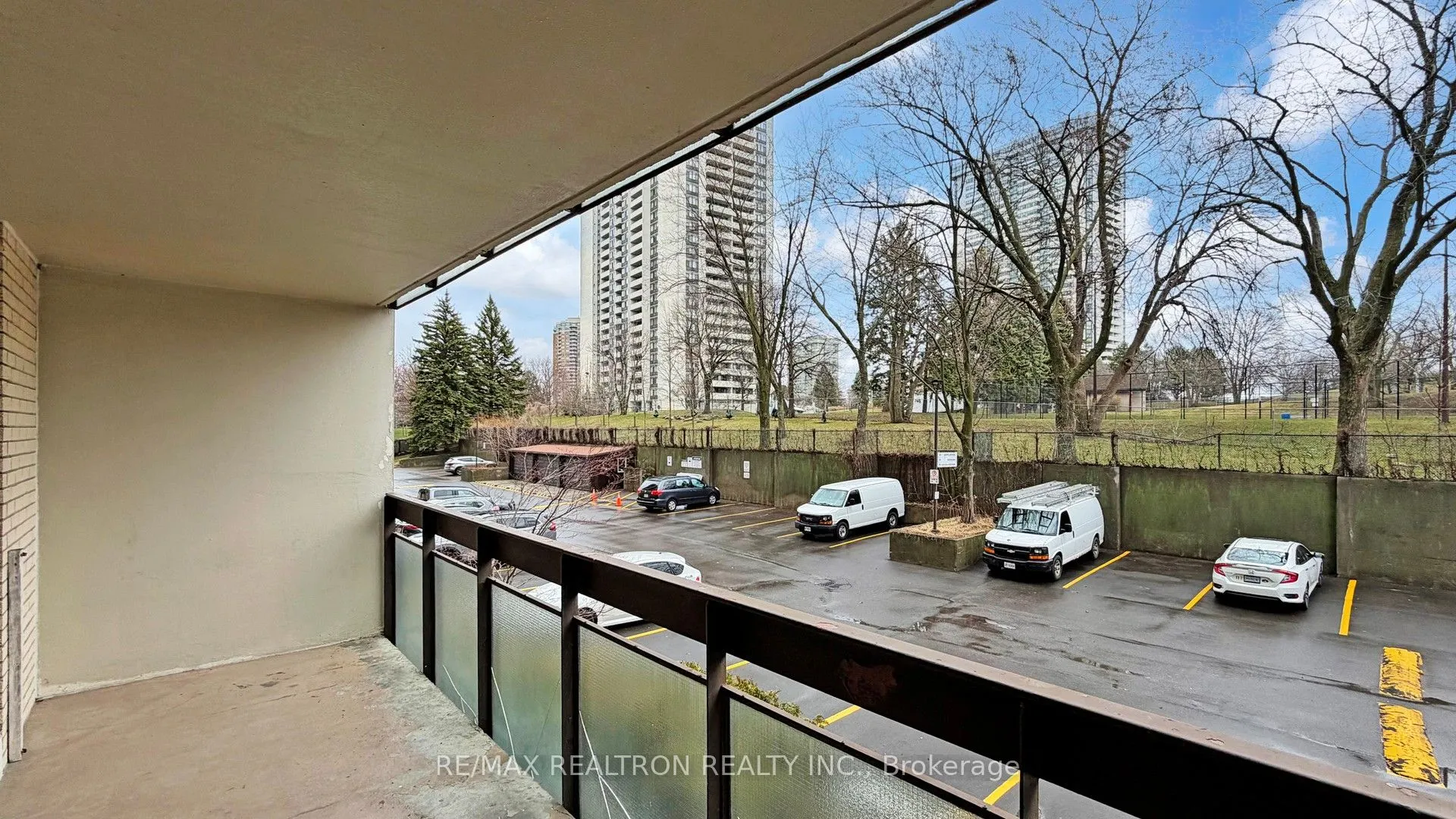 350 Seneca Hill Drive #212