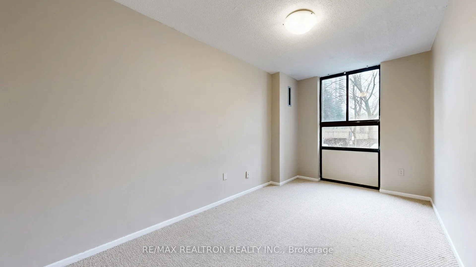 350 Seneca Hill Drive #212