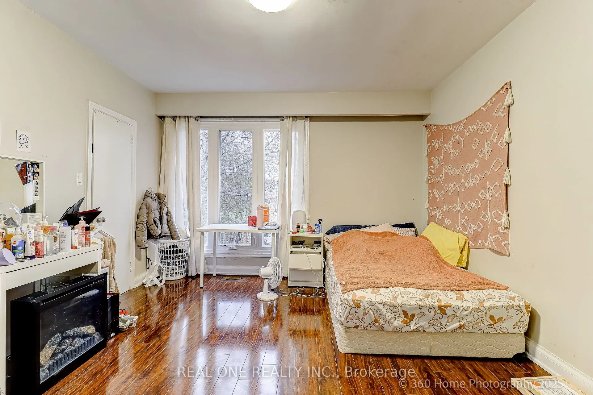 212 Cummer Avenue