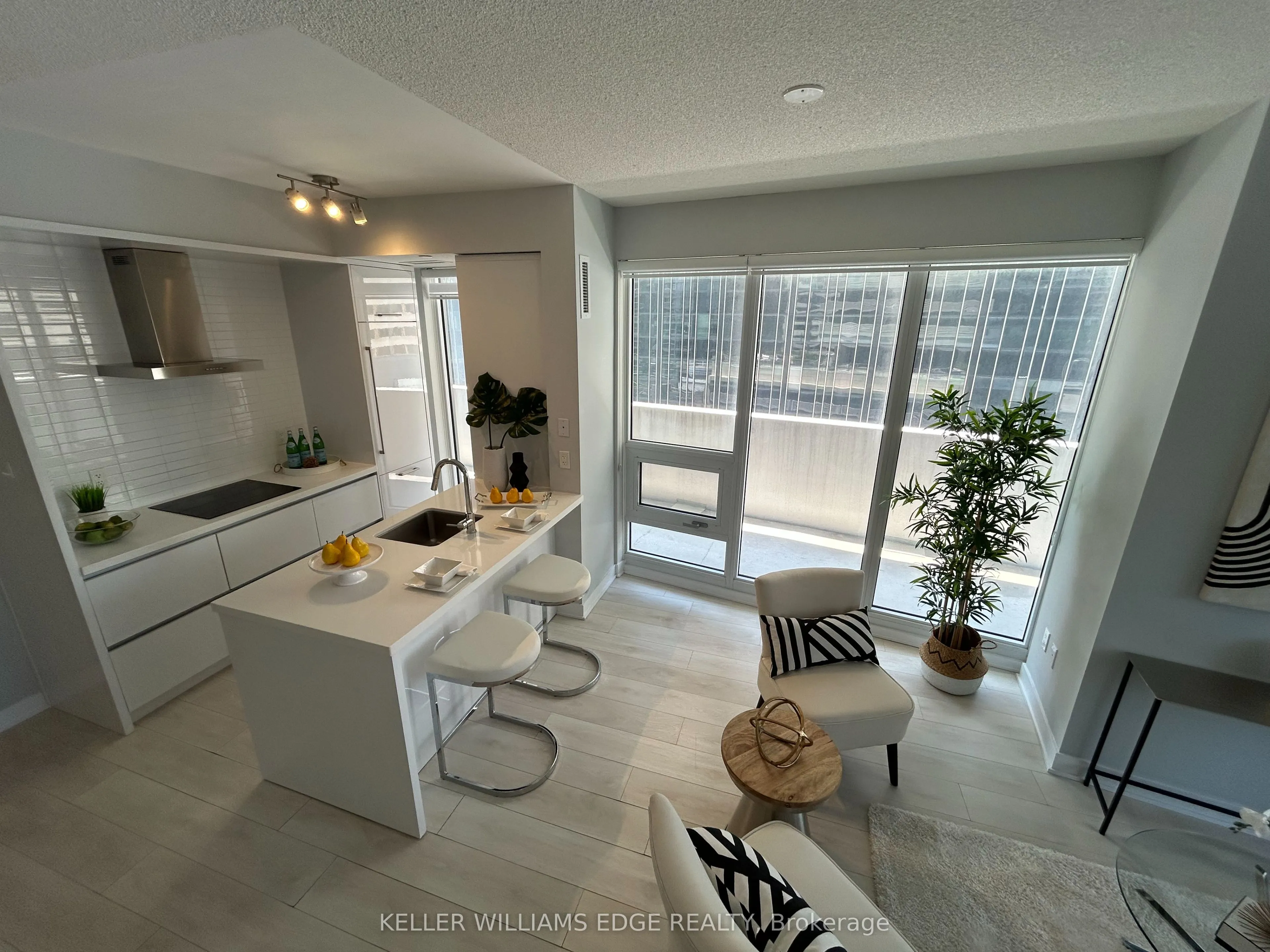 2221 Yonge Street #809