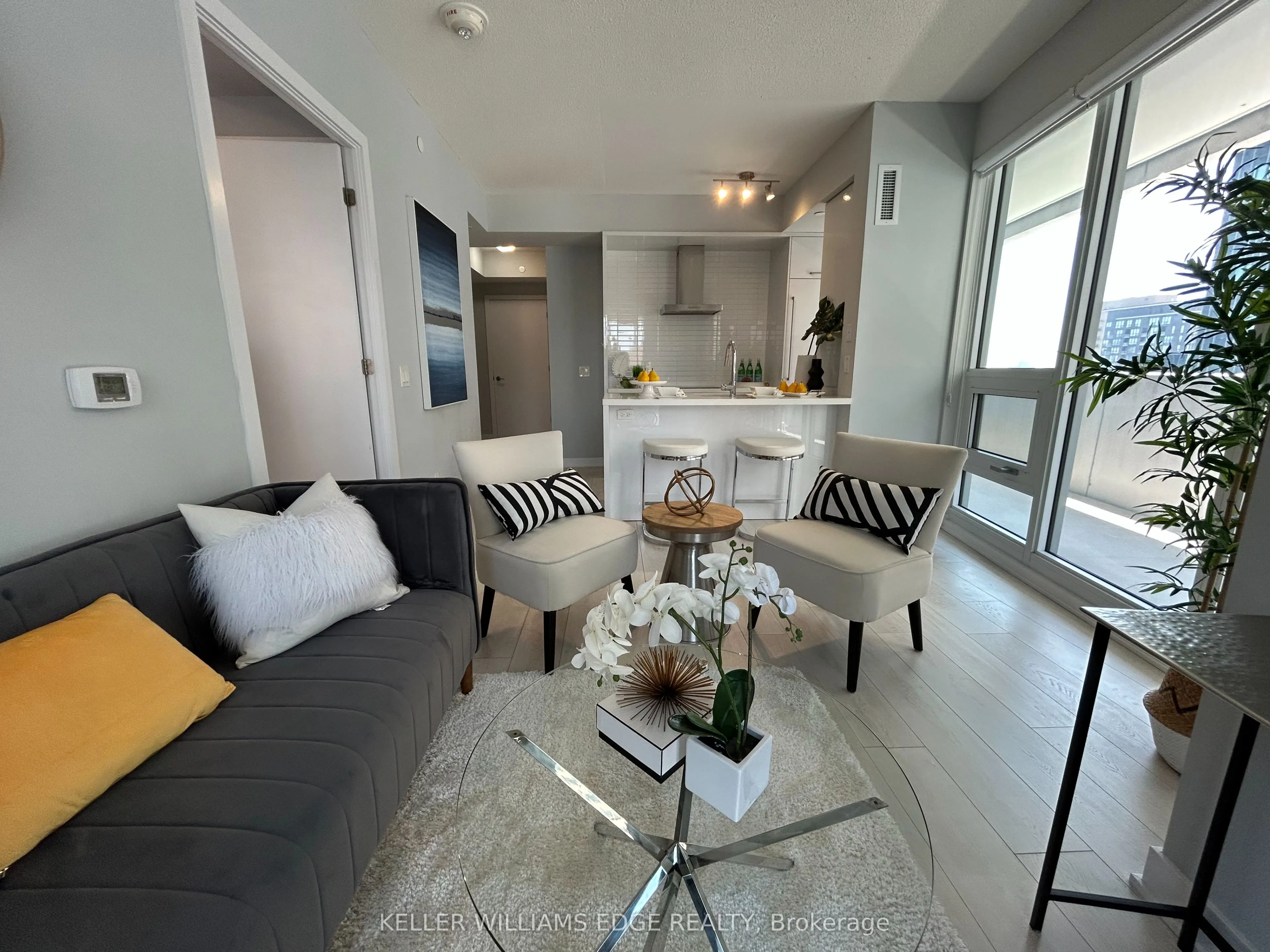 2221 Yonge Street #809