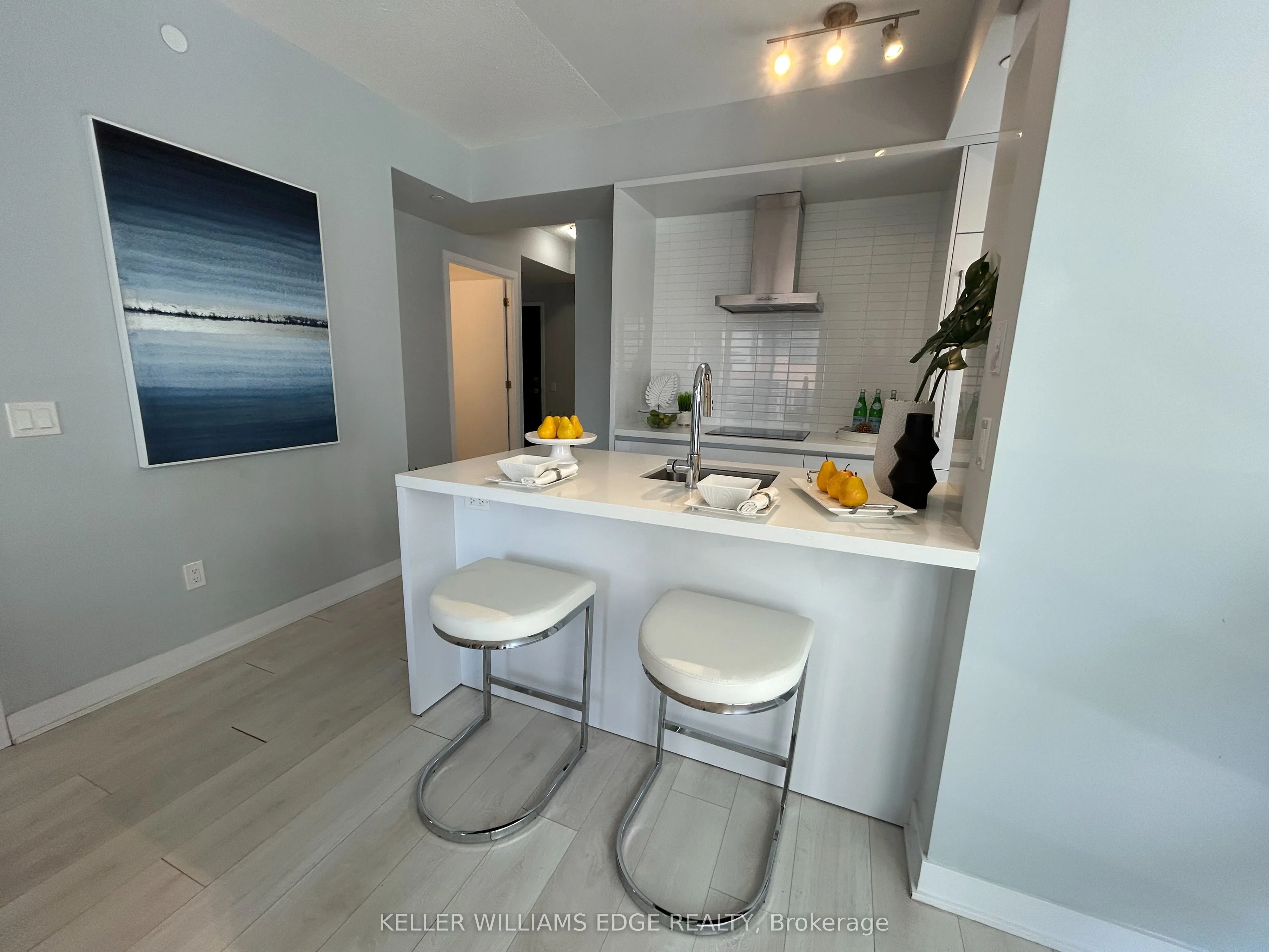 2221 Yonge Street #809