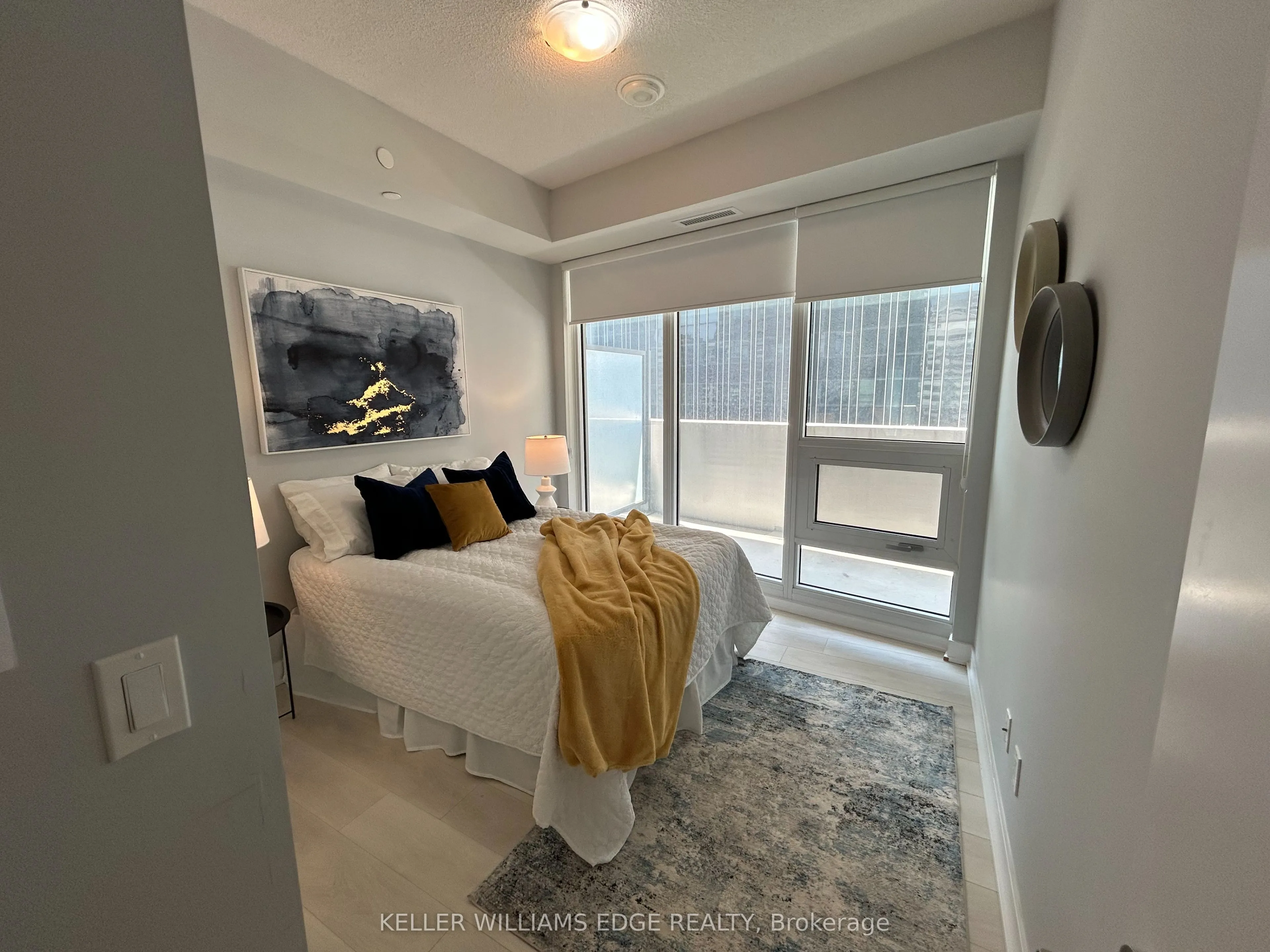2221 Yonge Street #809