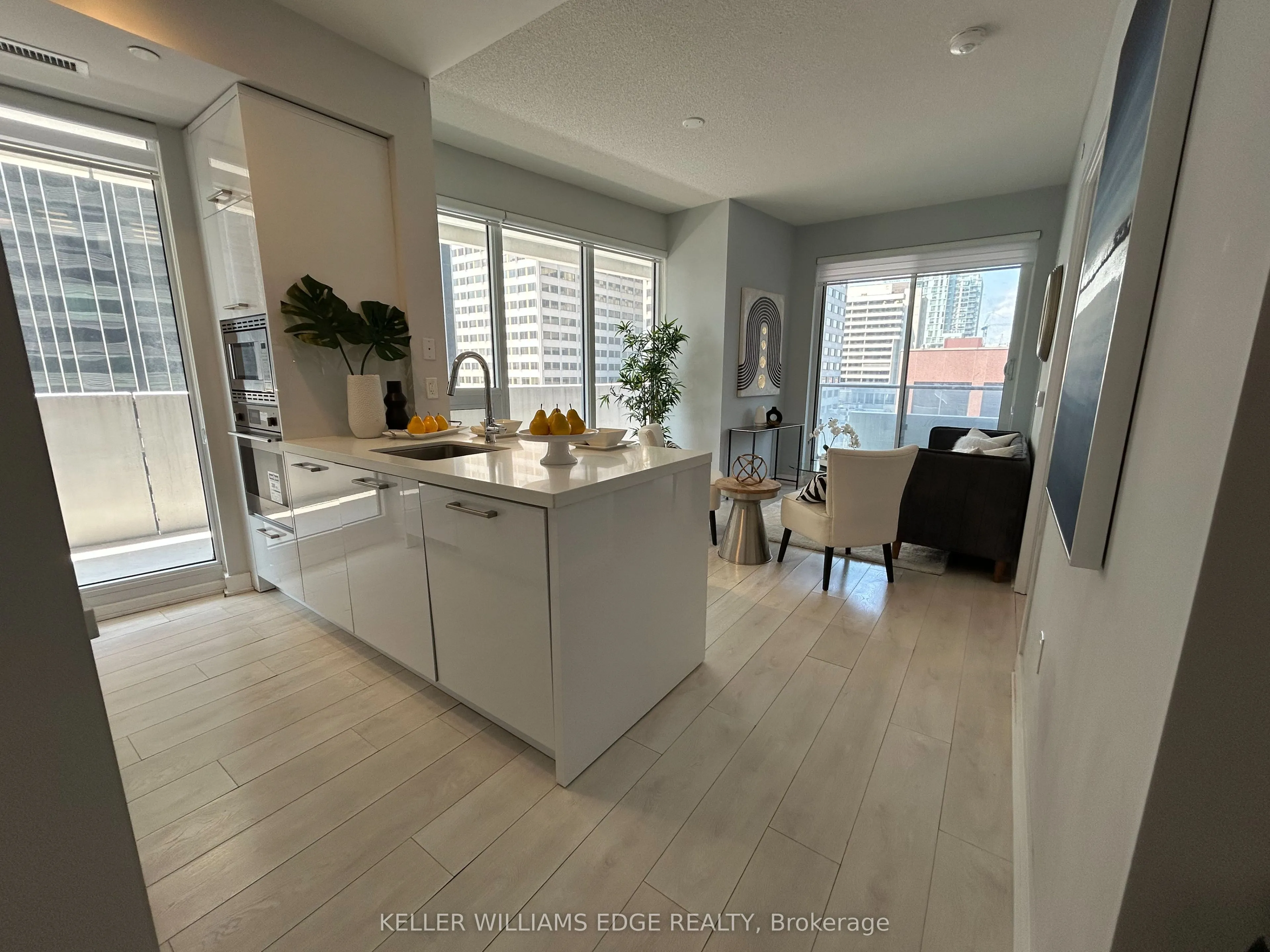 2221 Yonge Street #809