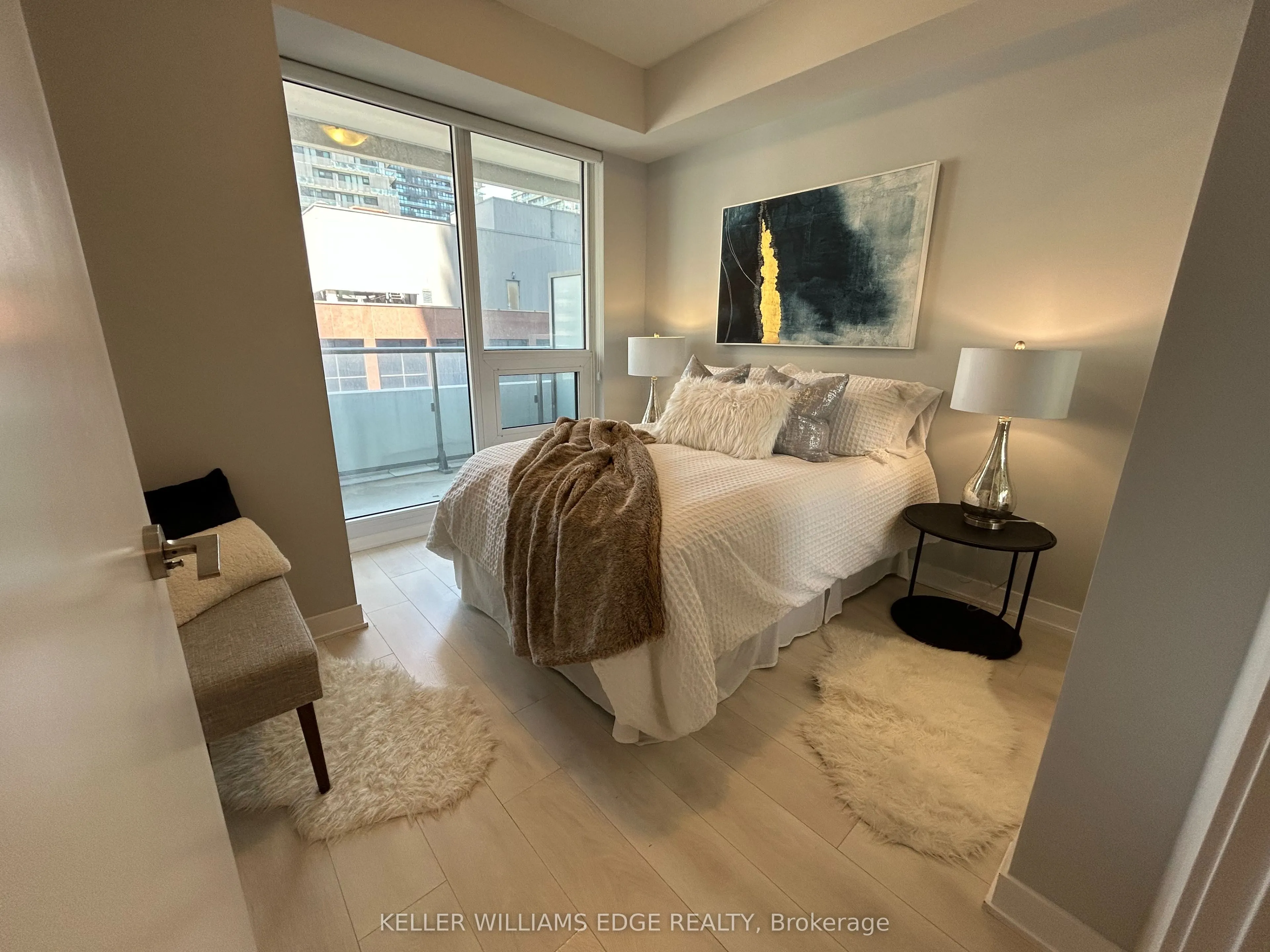 2221 Yonge Street #809