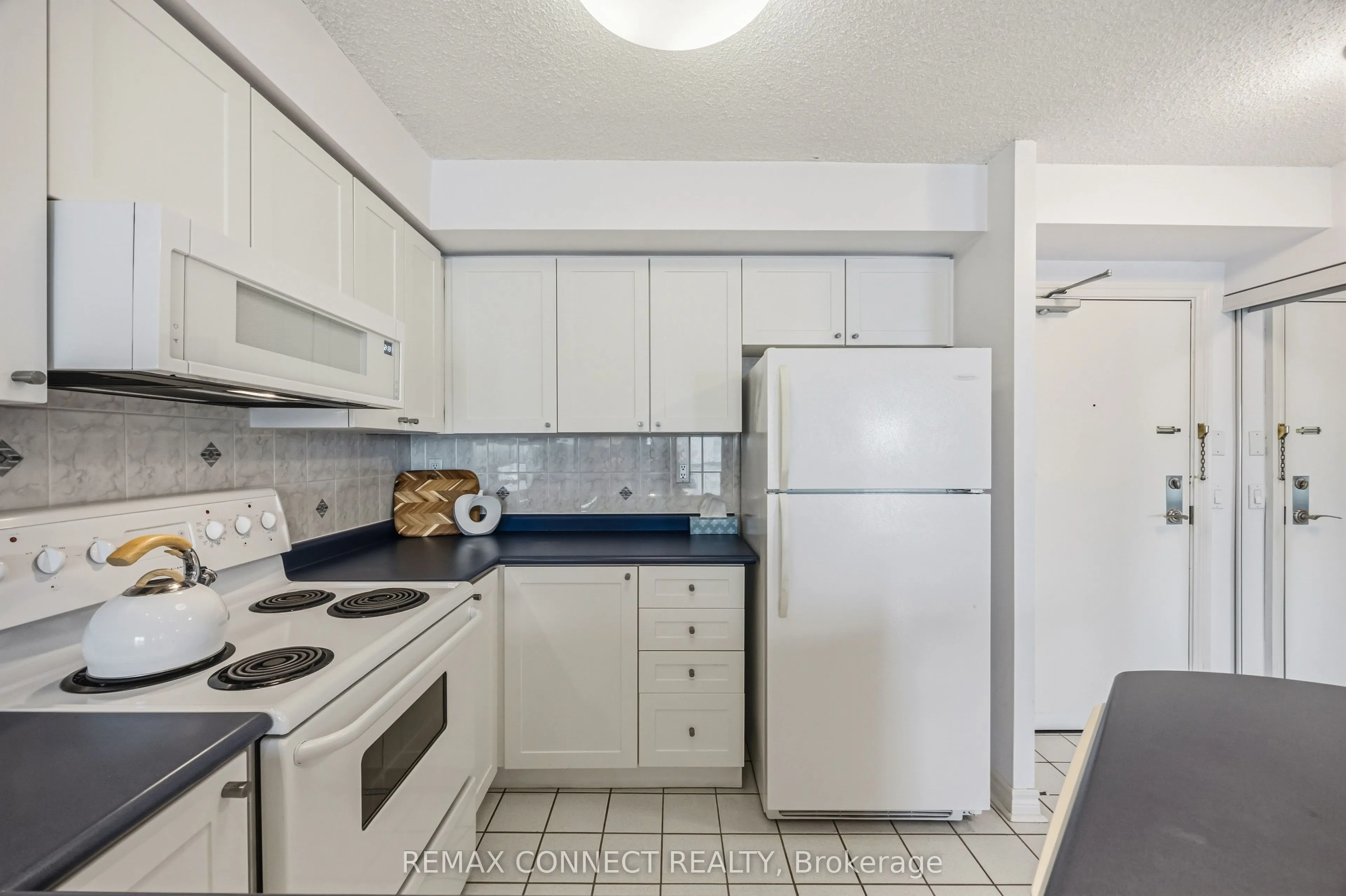 890 Sheppard Avenue W #504